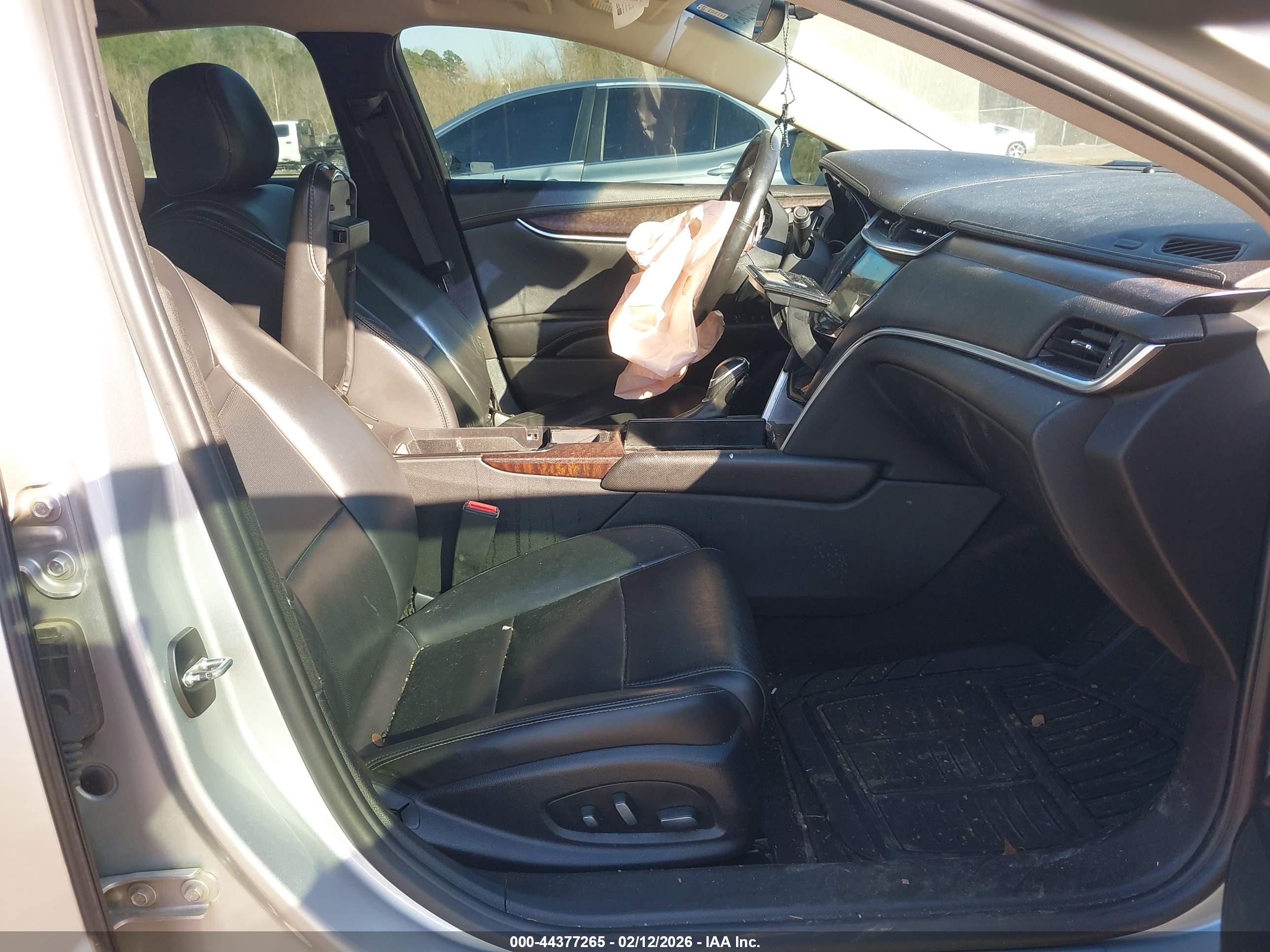 CADILLAC XTS image 5