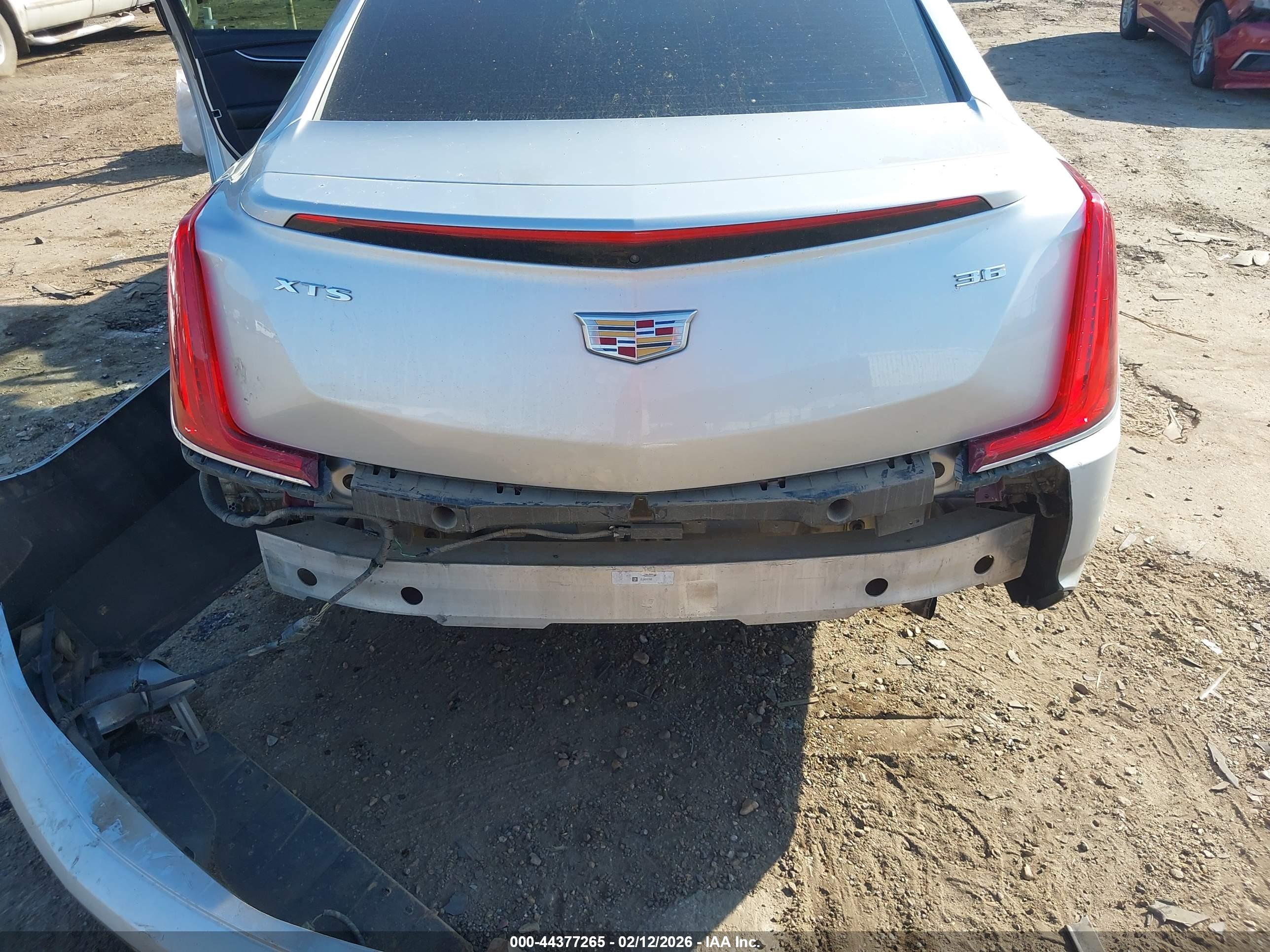 CADILLAC XTS image 6
