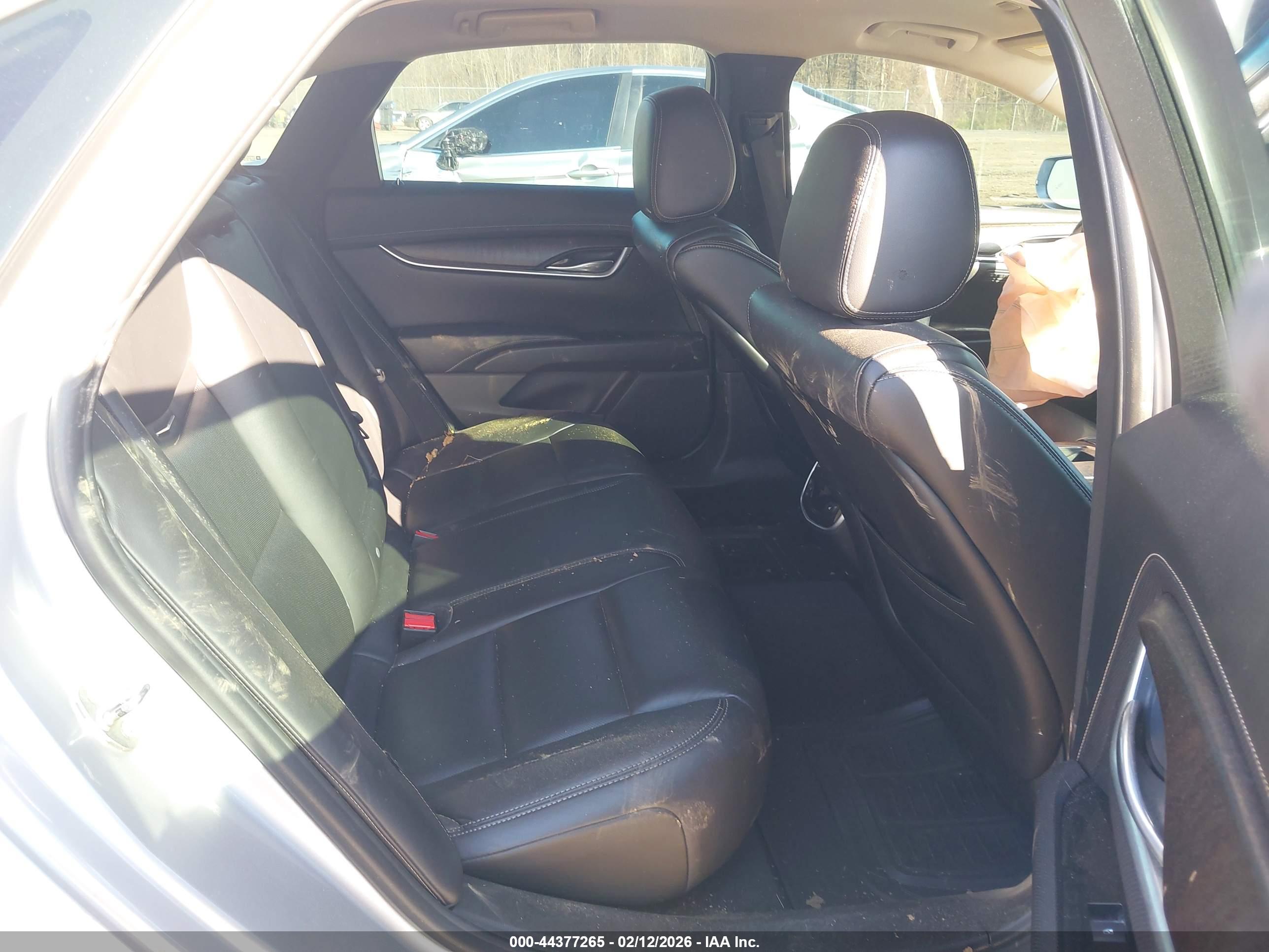 CADILLAC XTS image 8