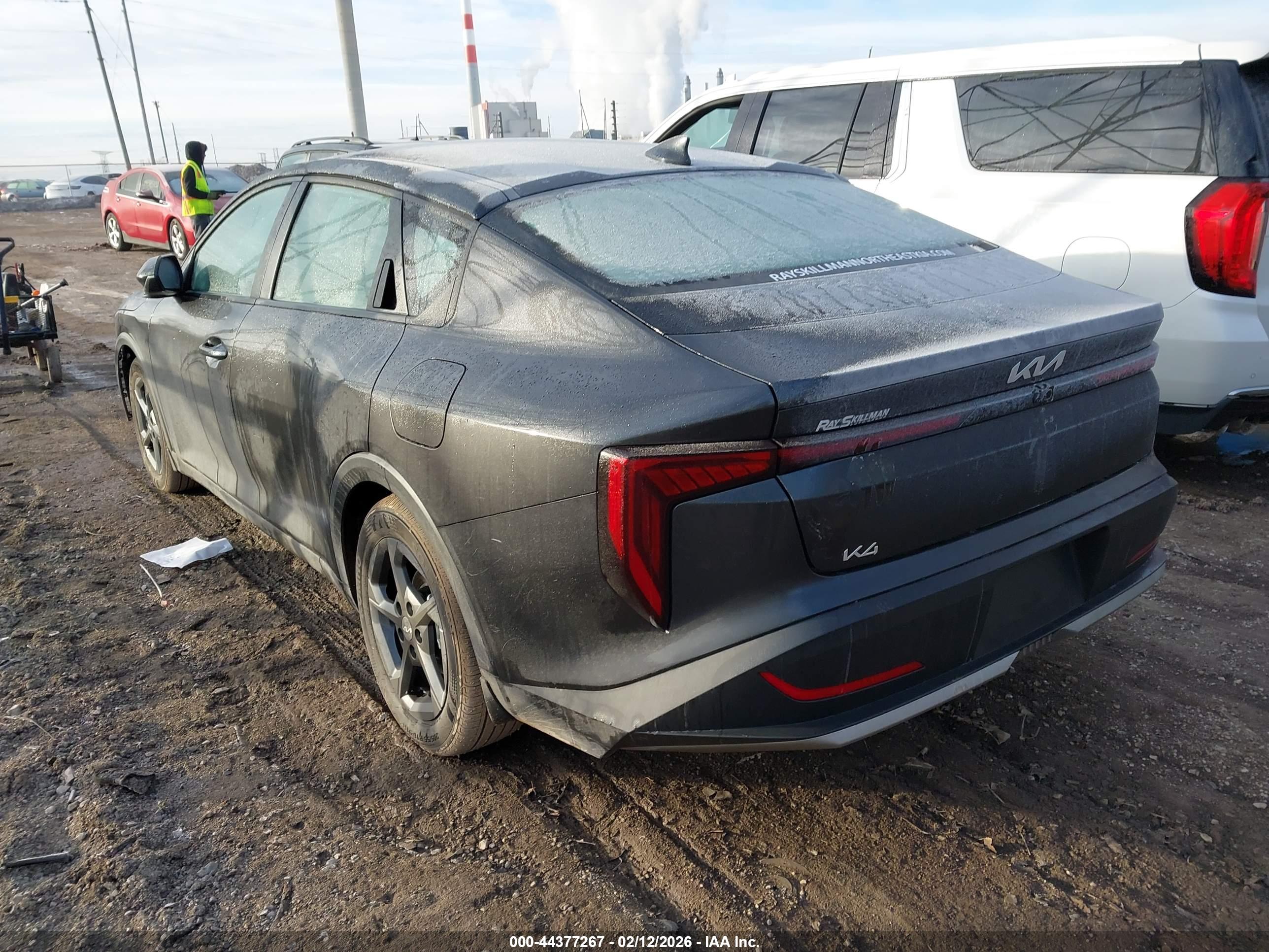 KIA K4 image 3