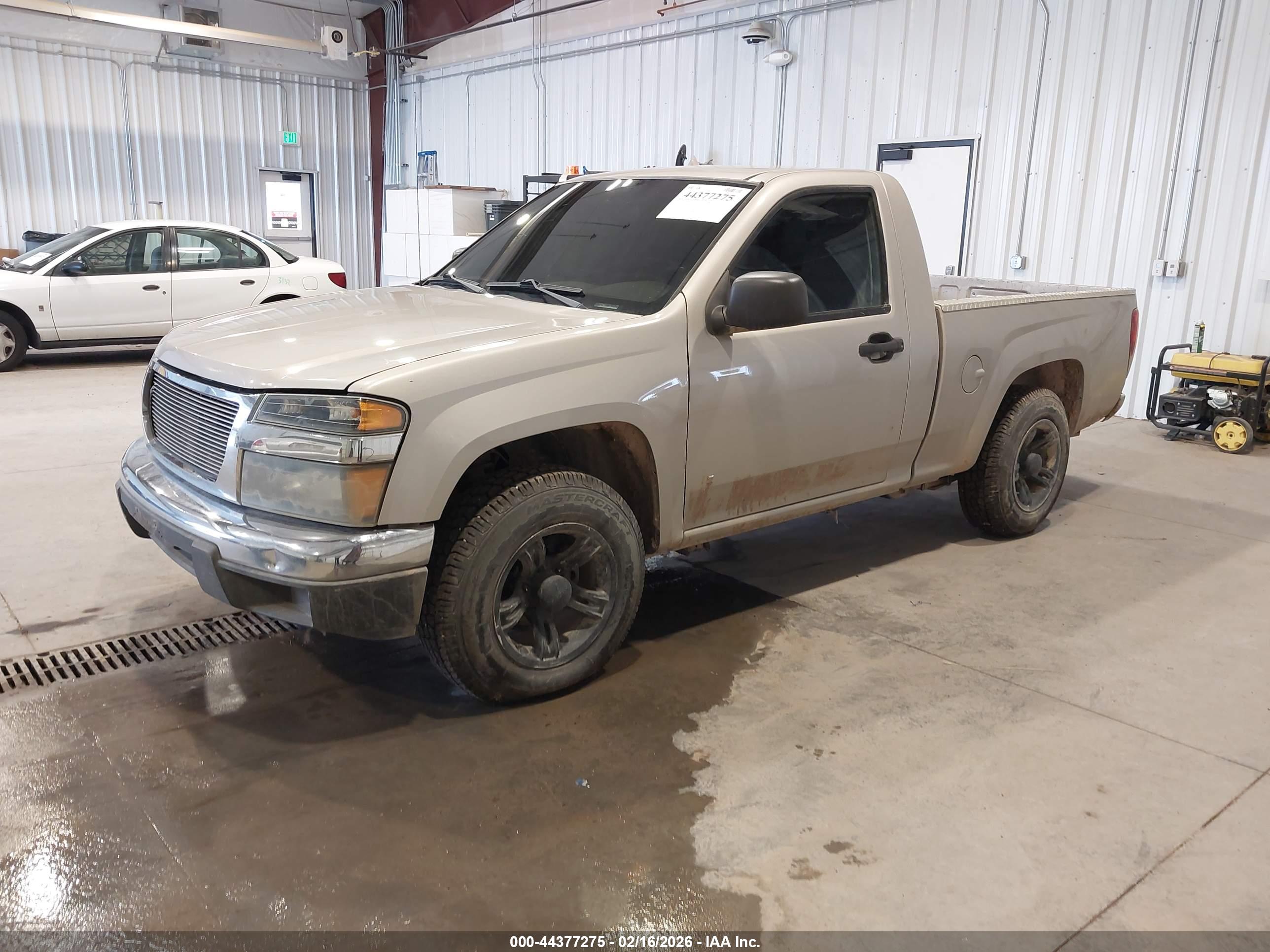 GMC CANYON image 2