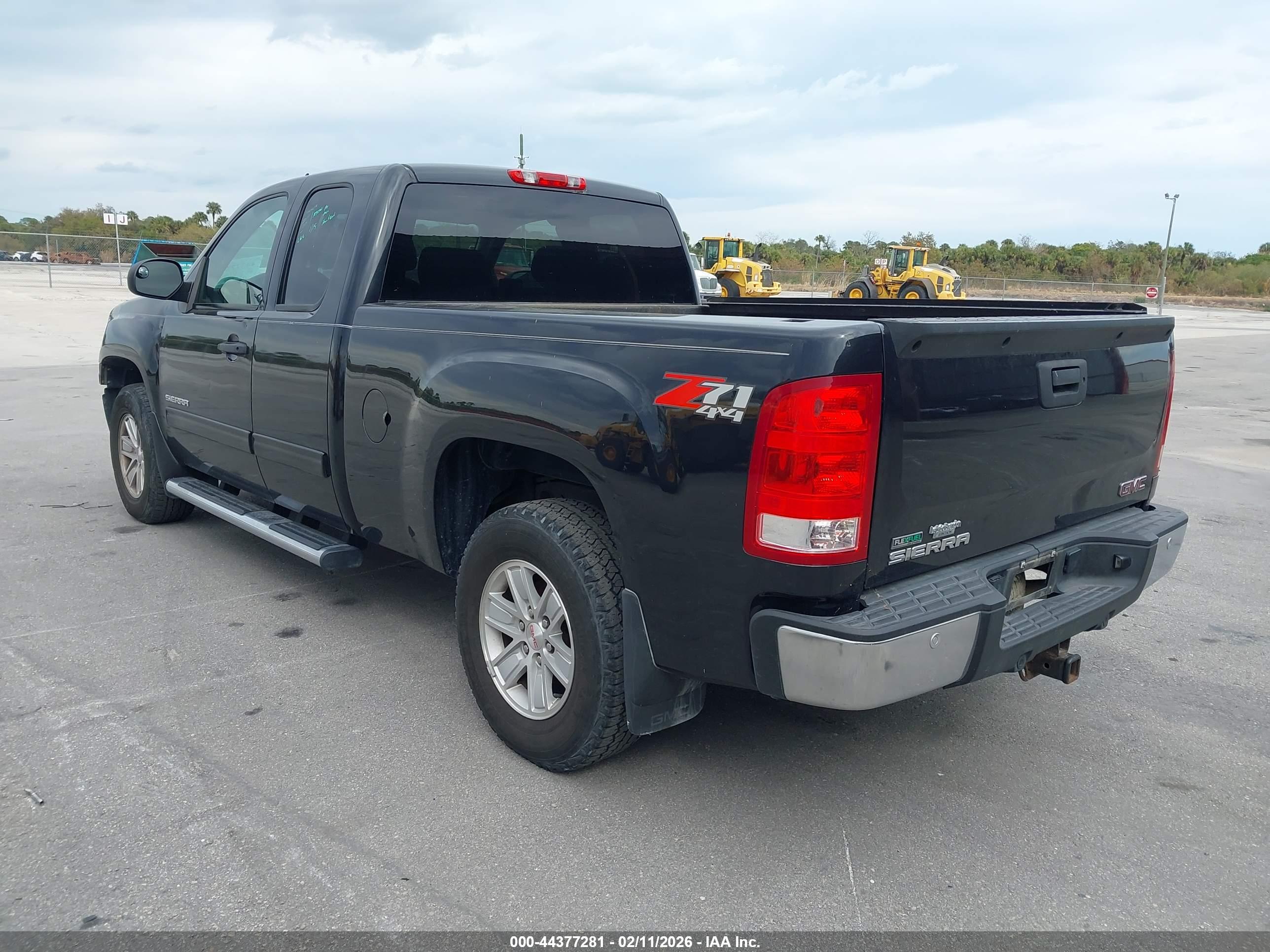 GMC SIERRA image 3