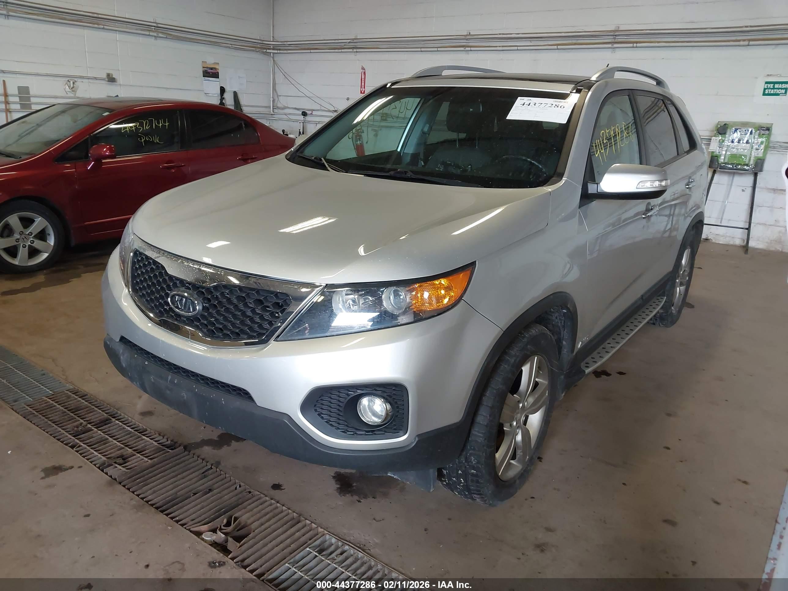 KIA SORENTO image 2