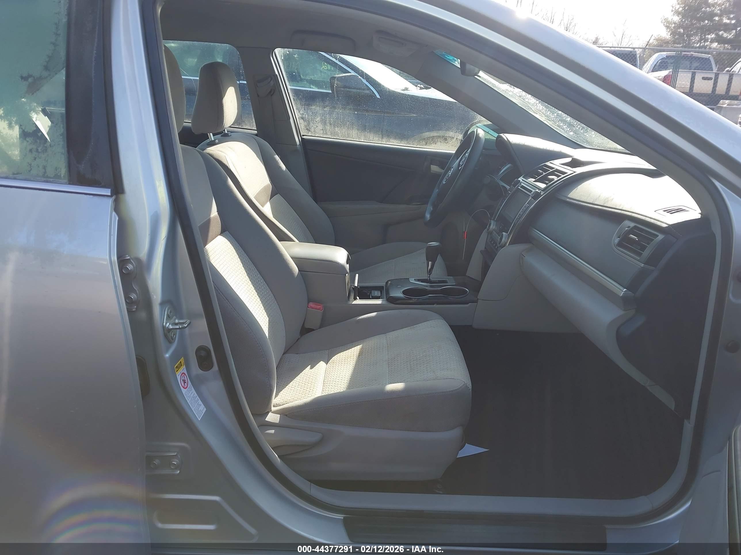 TOYOTA CAMRY image 5