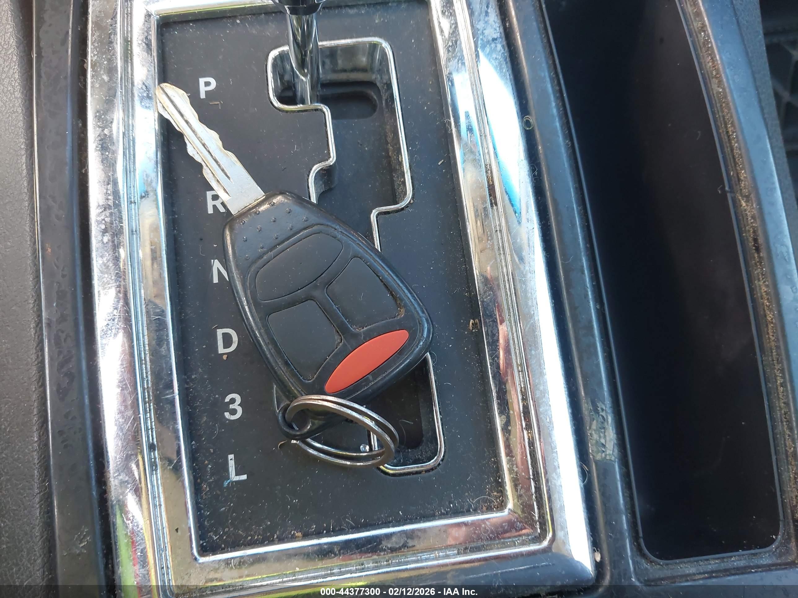 CHRYSLER 300 image 11