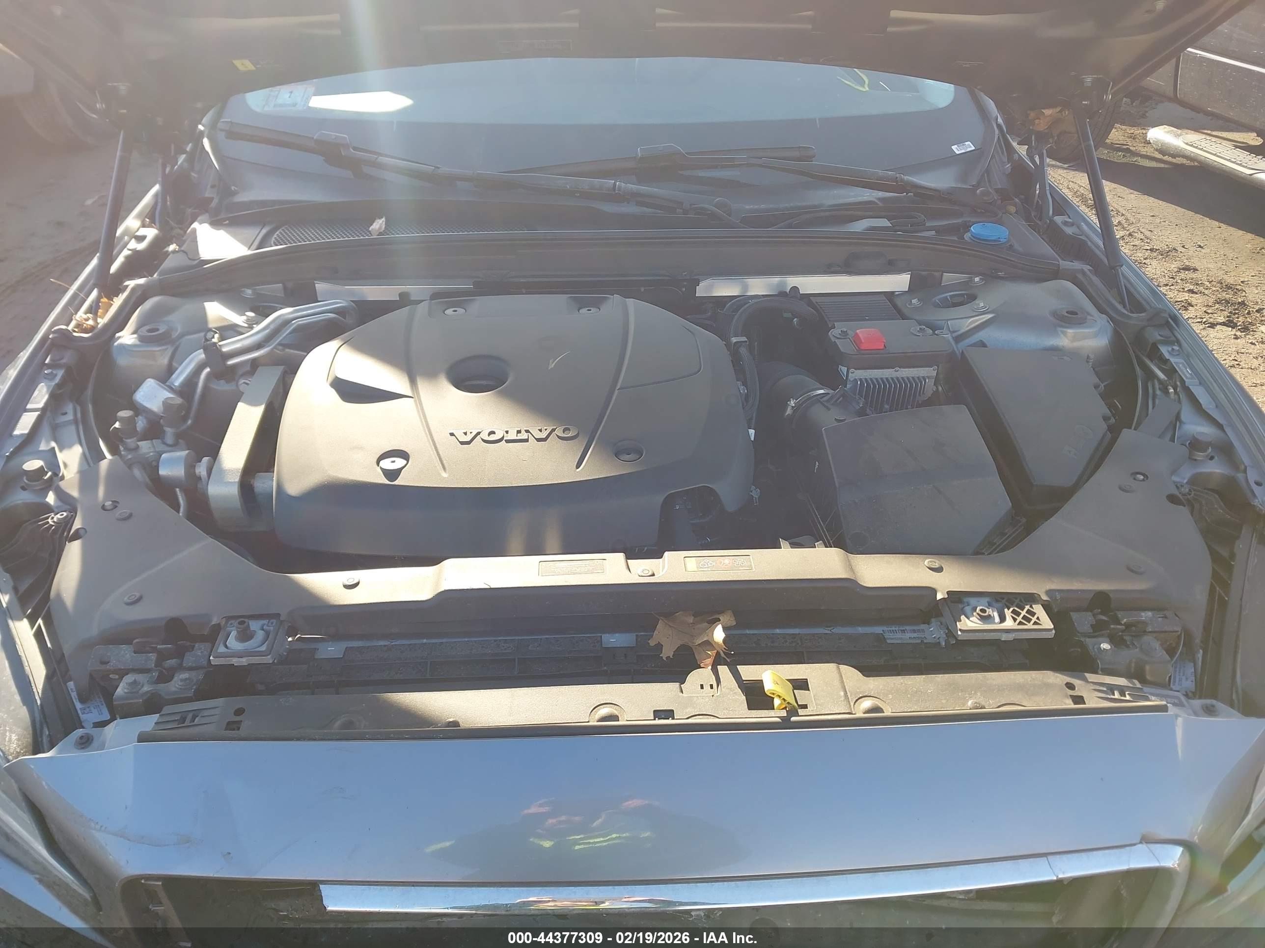 VOLVO S60 image 10