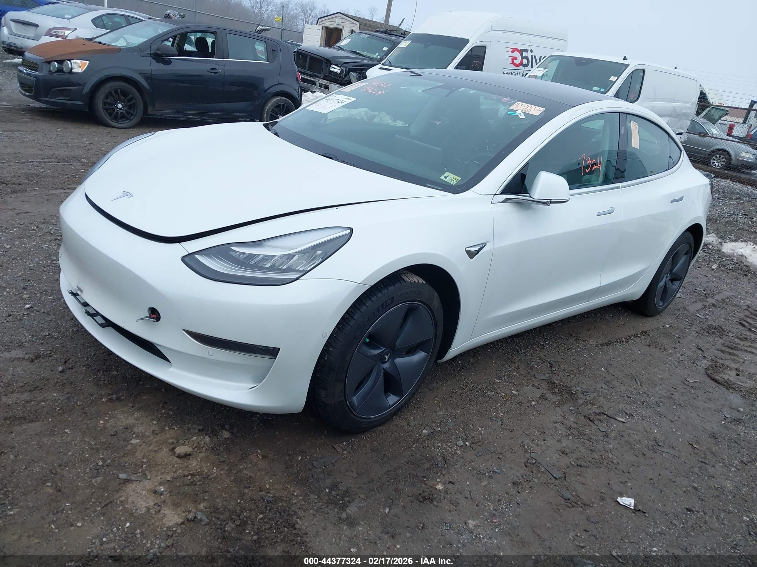 TESLA MODEL image 2