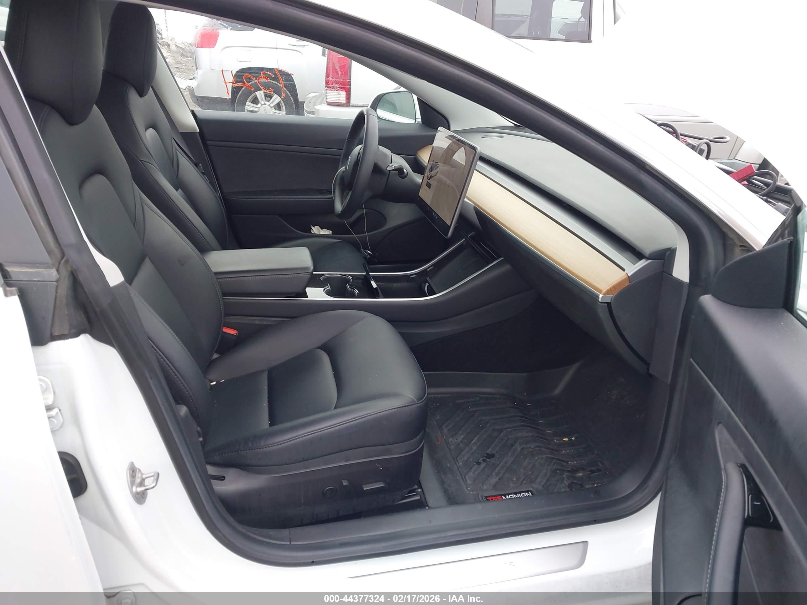 TESLA MODEL image 5