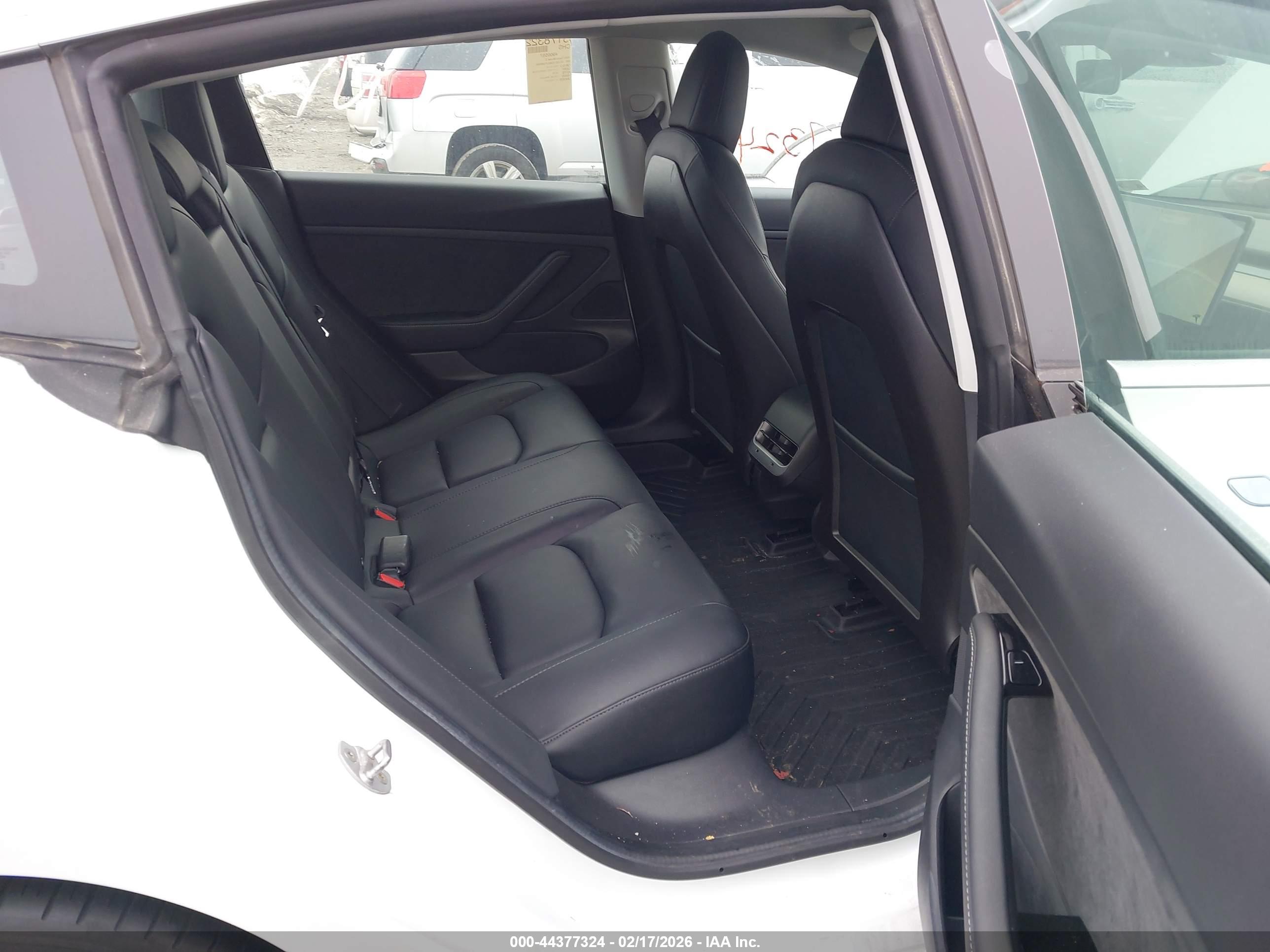 TESLA MODEL image 8