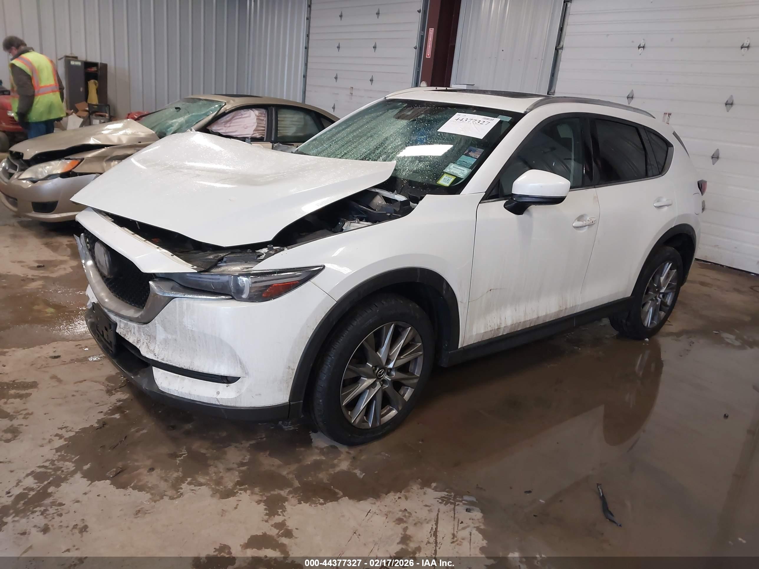 MAZDA CX-5 image 2