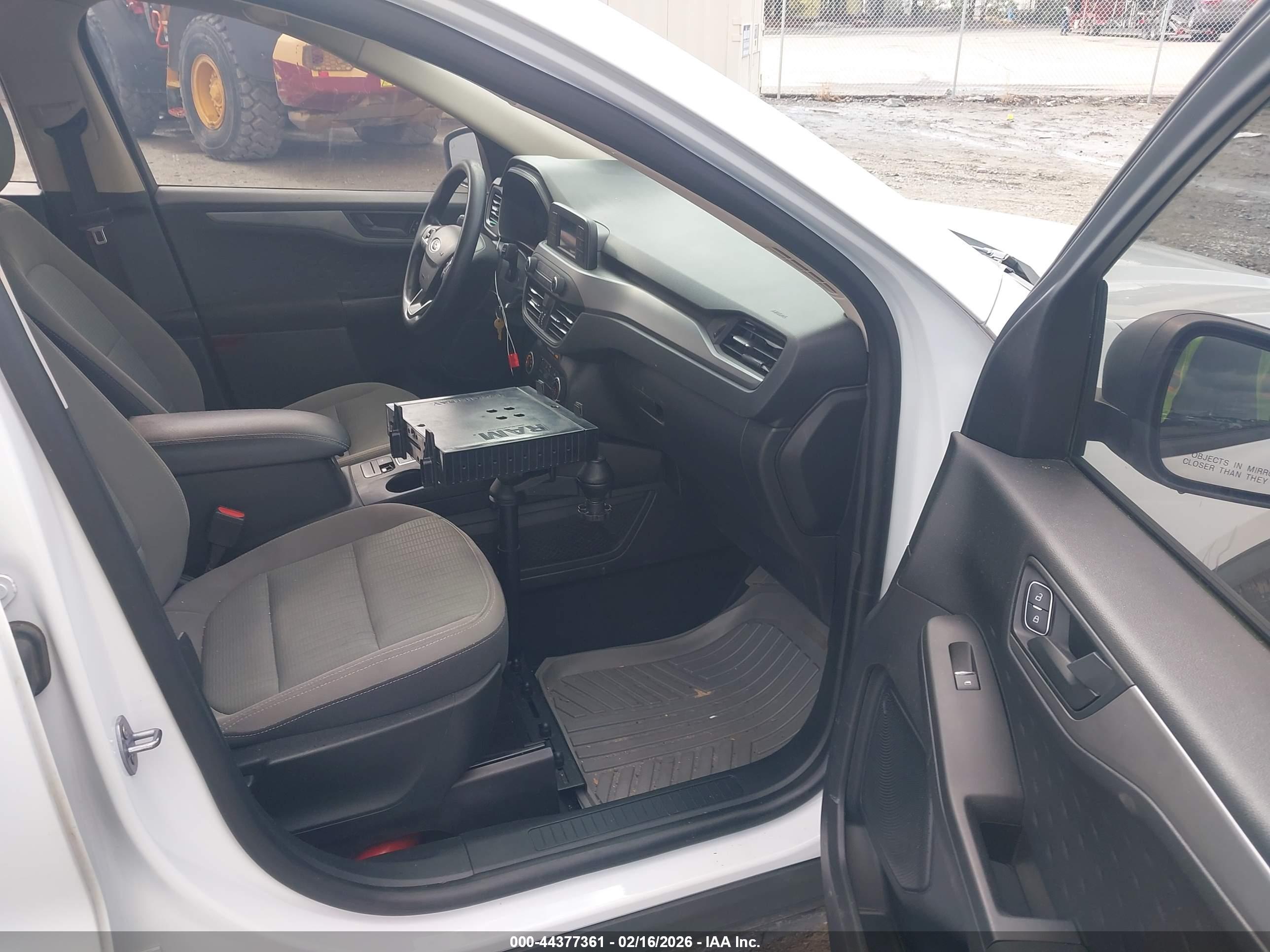 FORD ESCAPE image 5