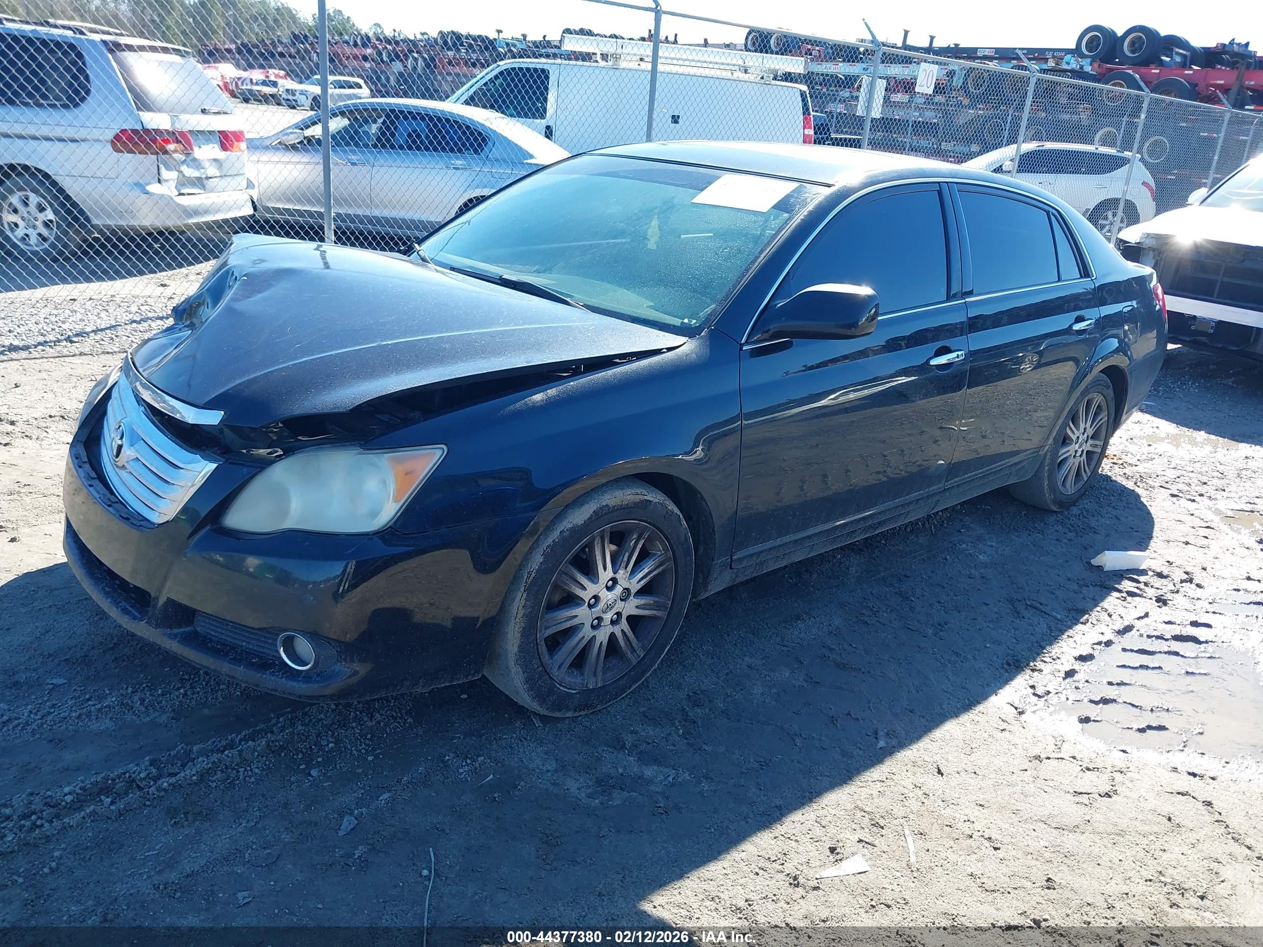 TOYOTA AVALON image 2