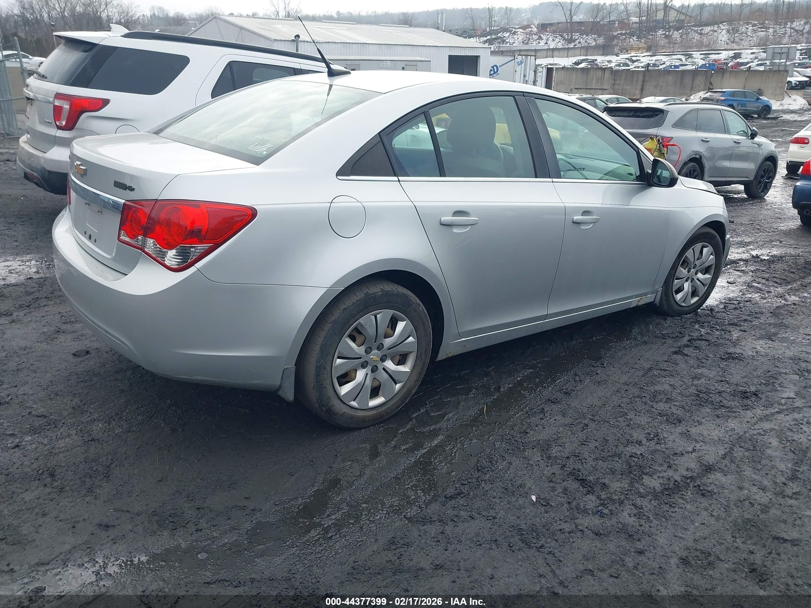 CHEVROLET CRUZE image 4
