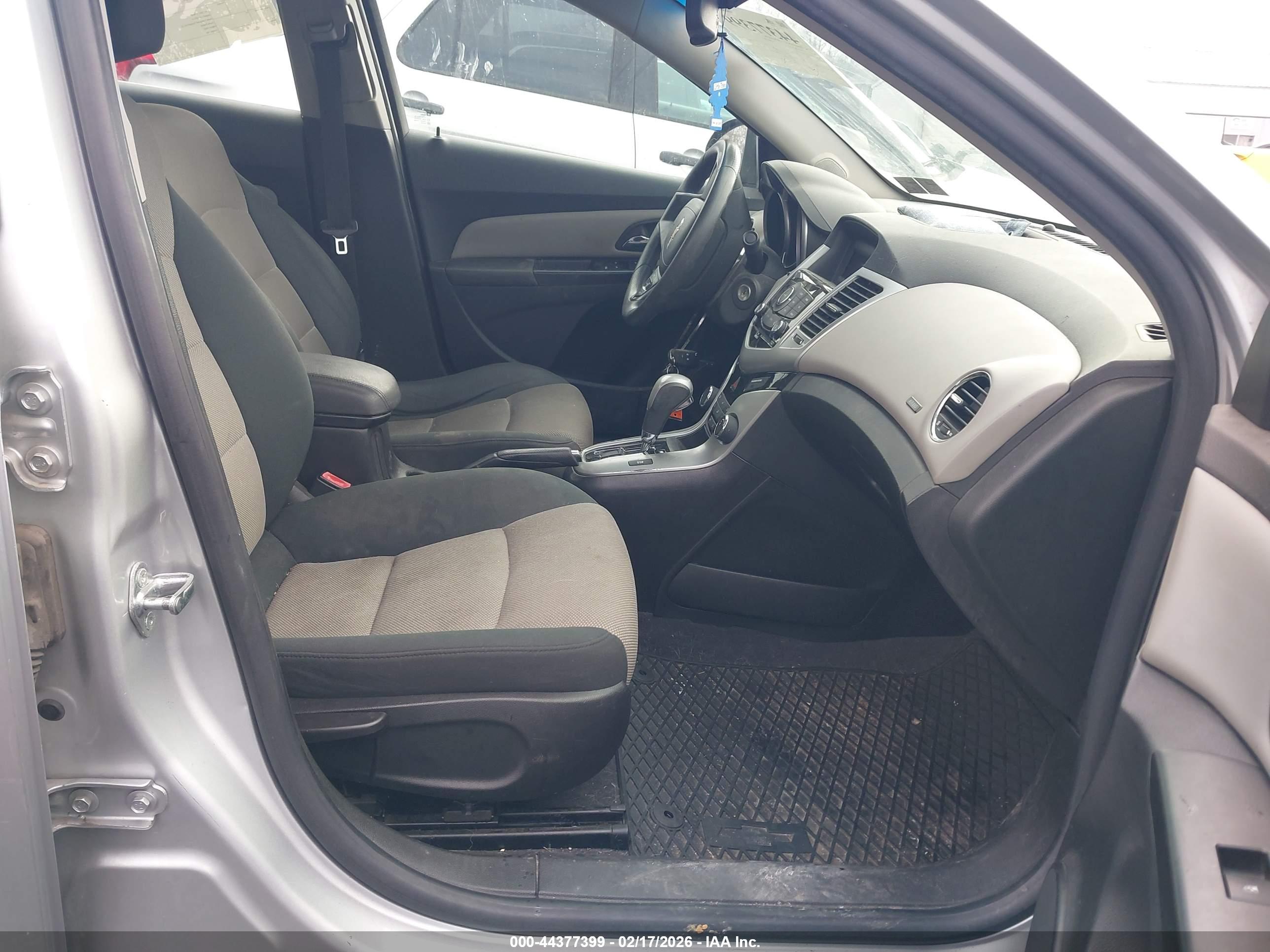 CHEVROLET CRUZE image 5