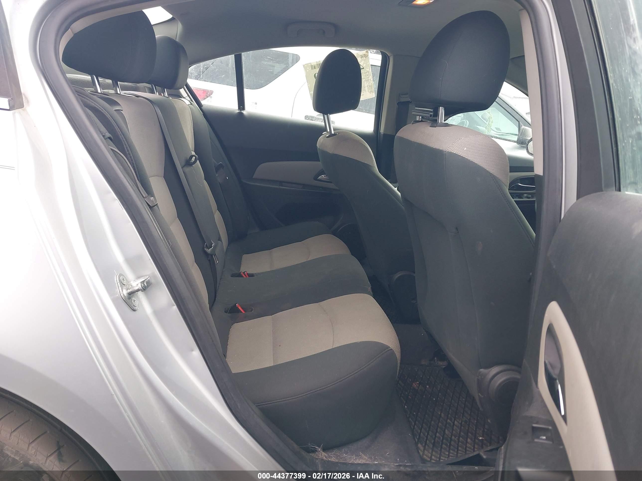 CHEVROLET CRUZE image 8