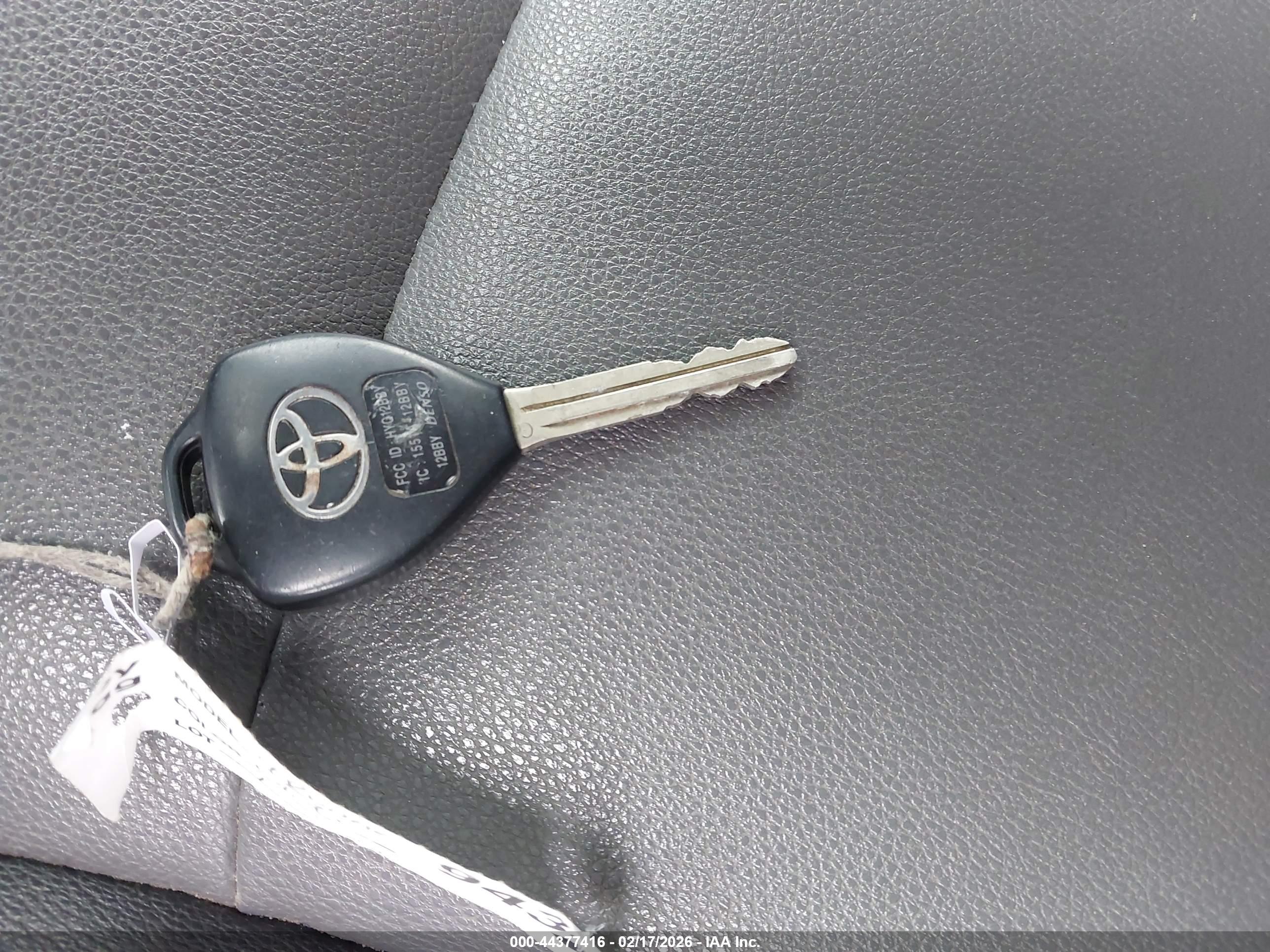 TOYOTA 4RUNNER image 11