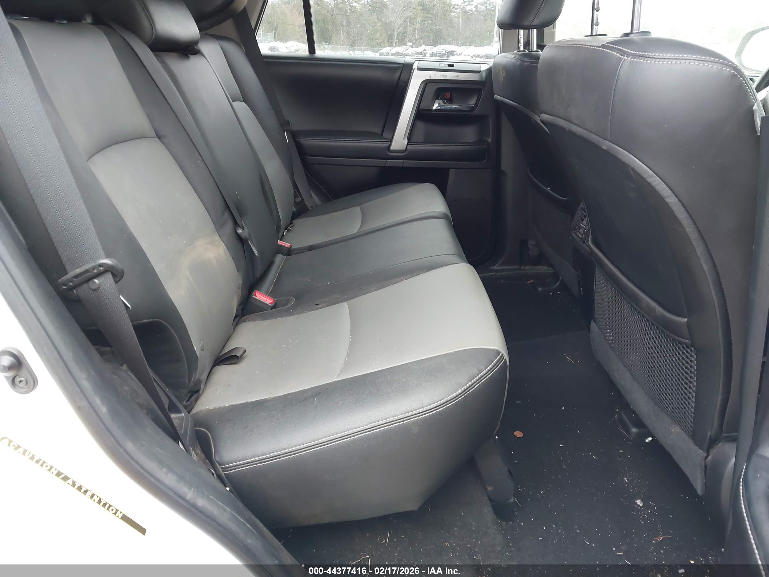 TOYOTA 4RUNNER image 8
