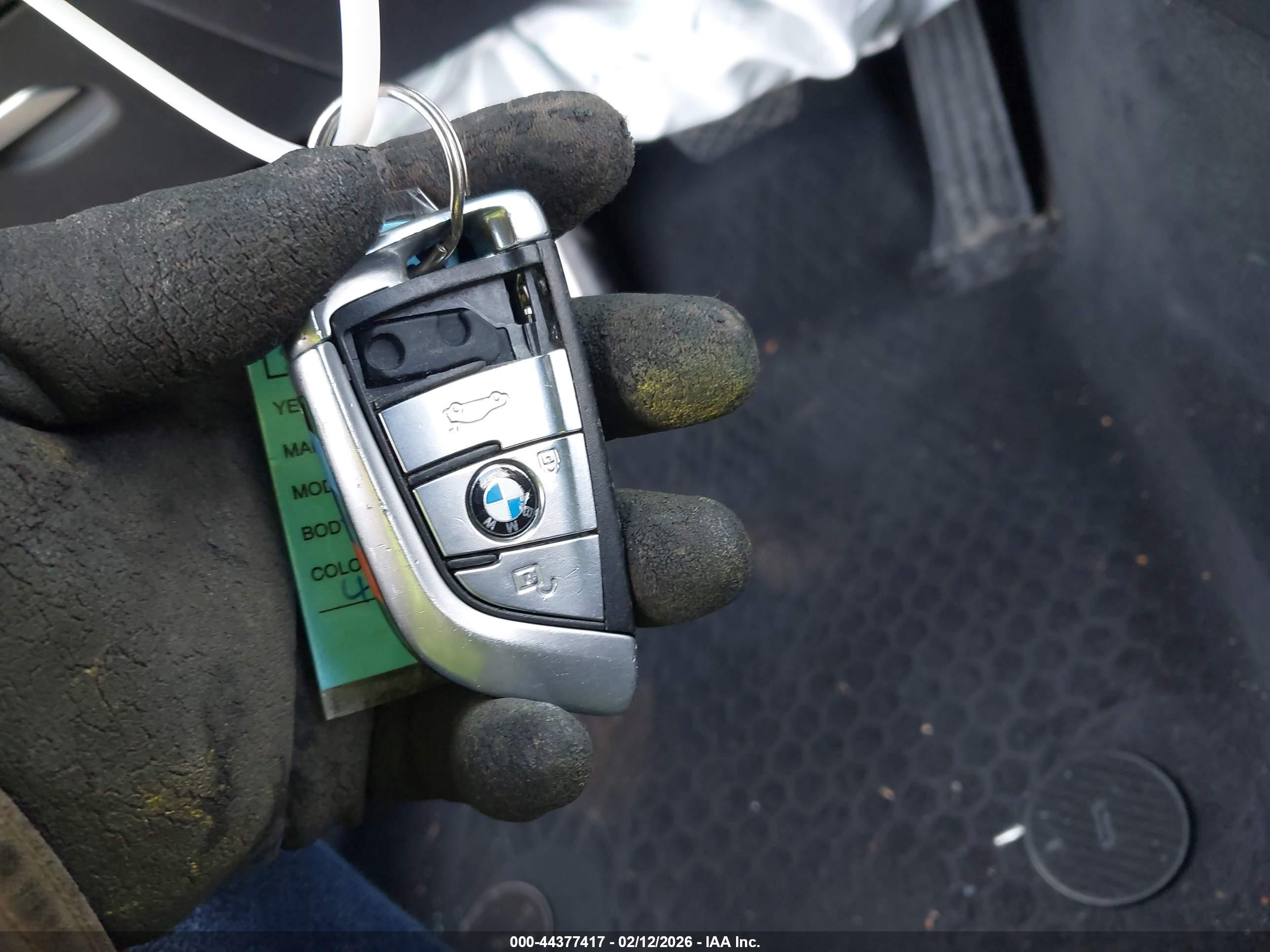 BMW 750I image 11