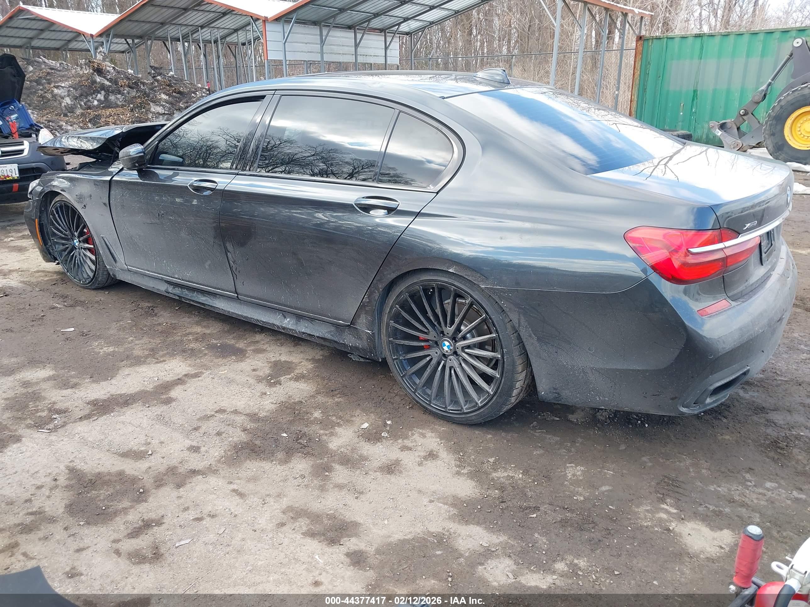 BMW 750I image 3