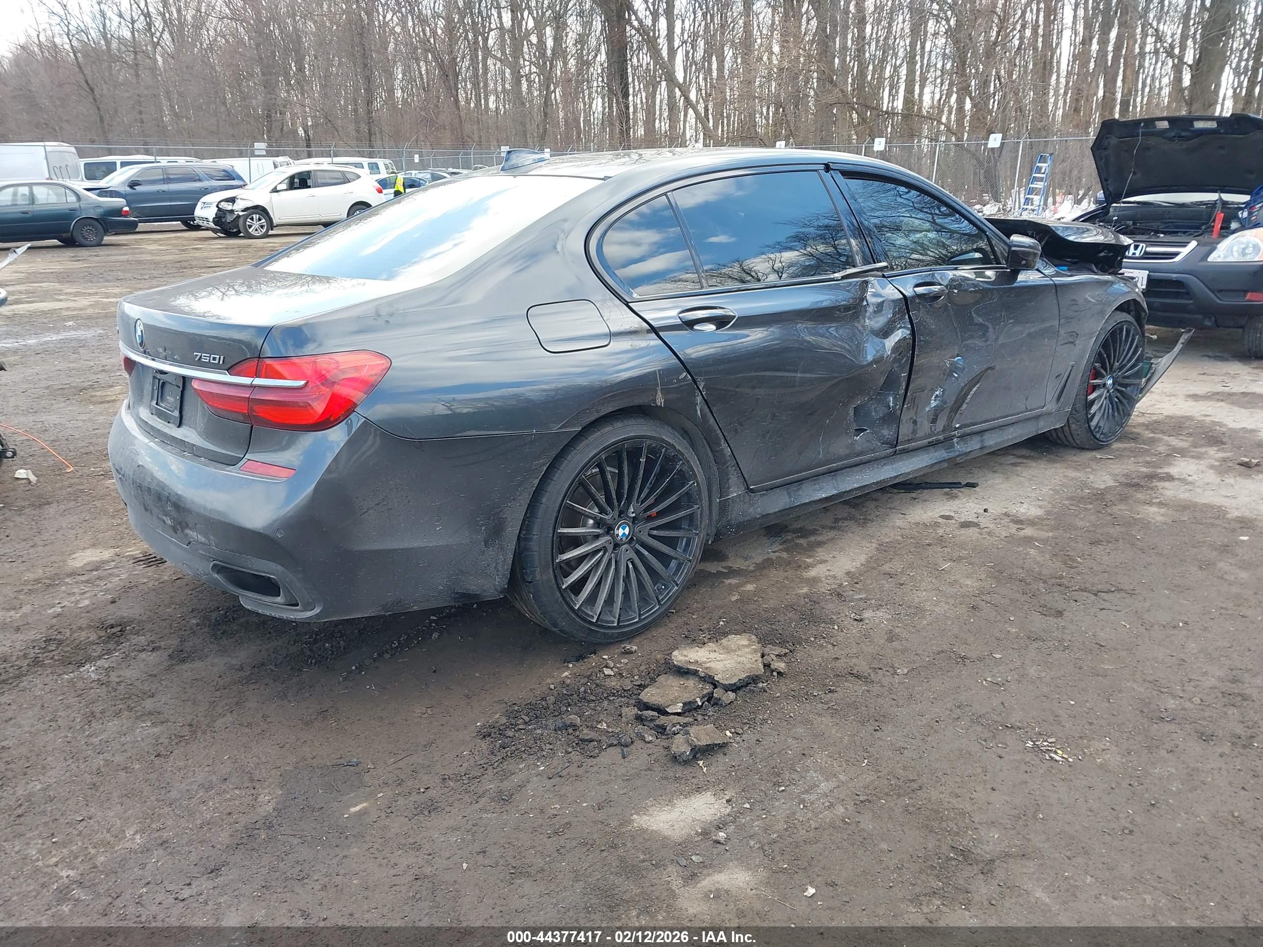 BMW 750I image 4