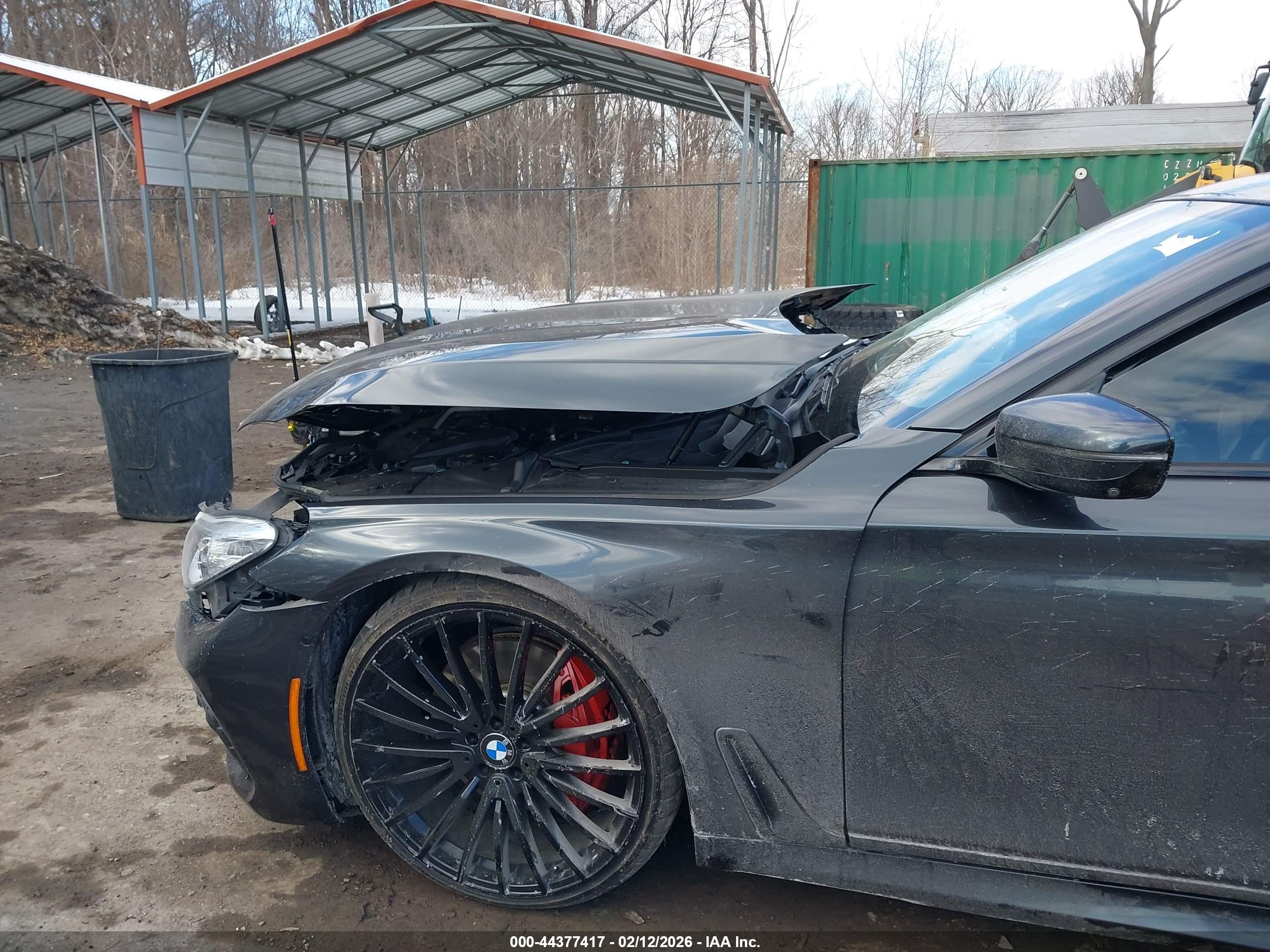 BMW 750I image 6