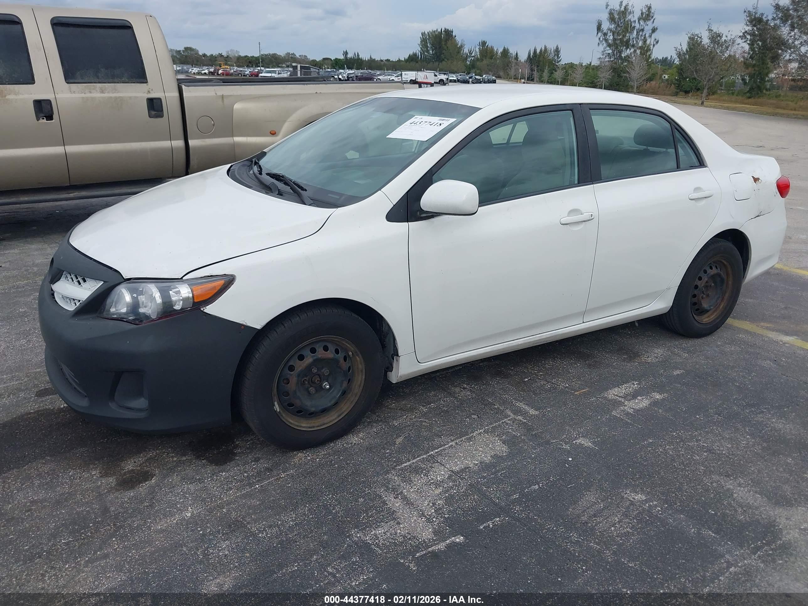 TOYOTA COROLLA image 2