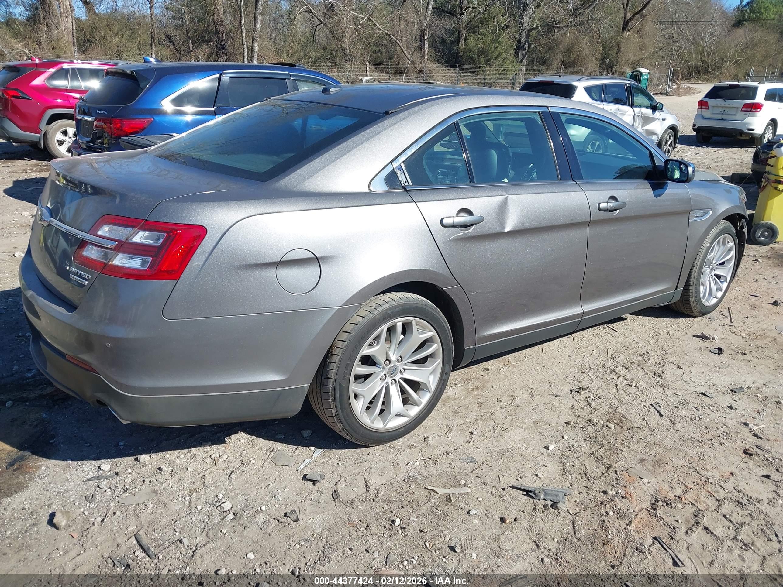 FORD TAURUS image 4