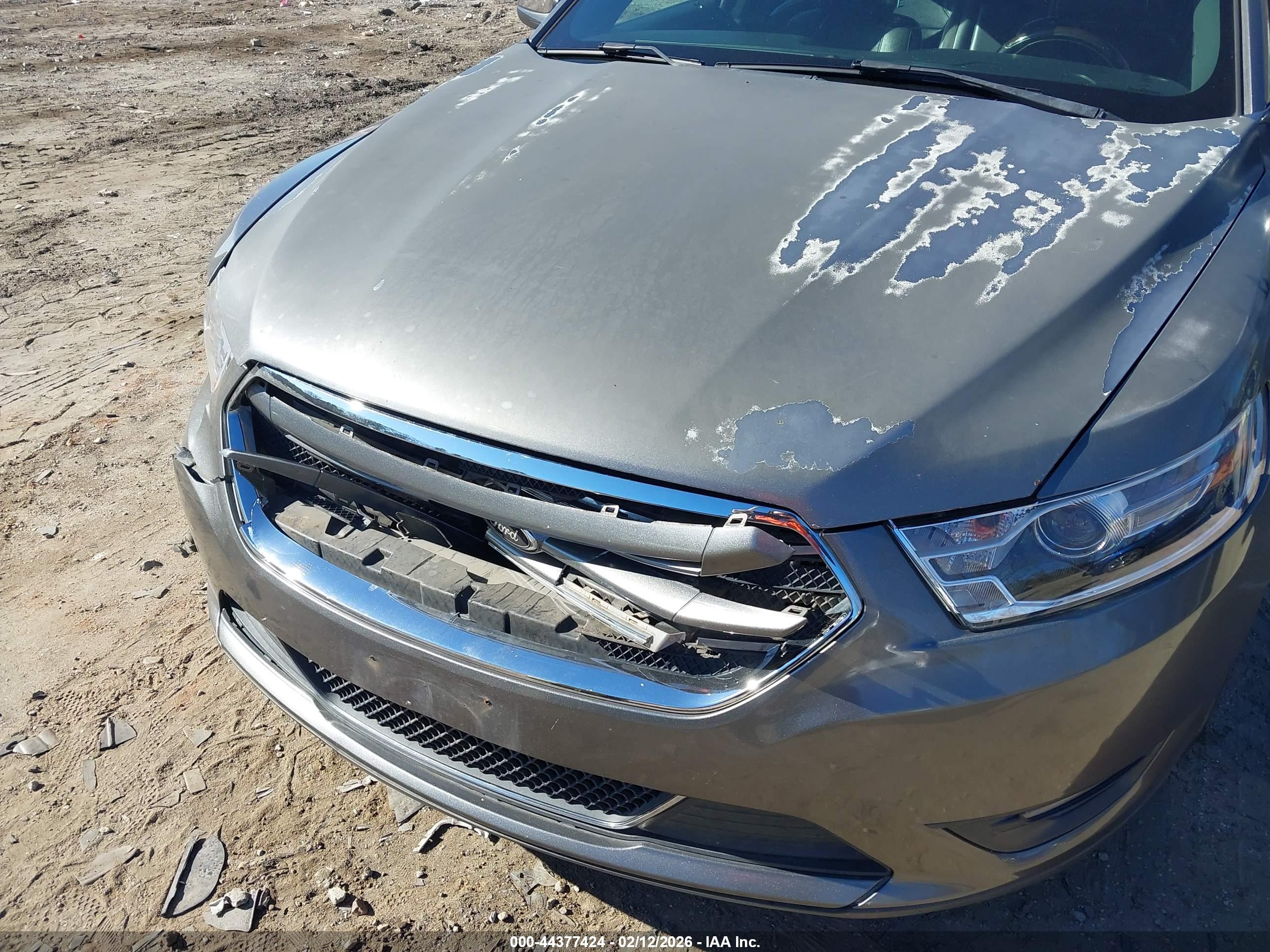 FORD TAURUS image 6