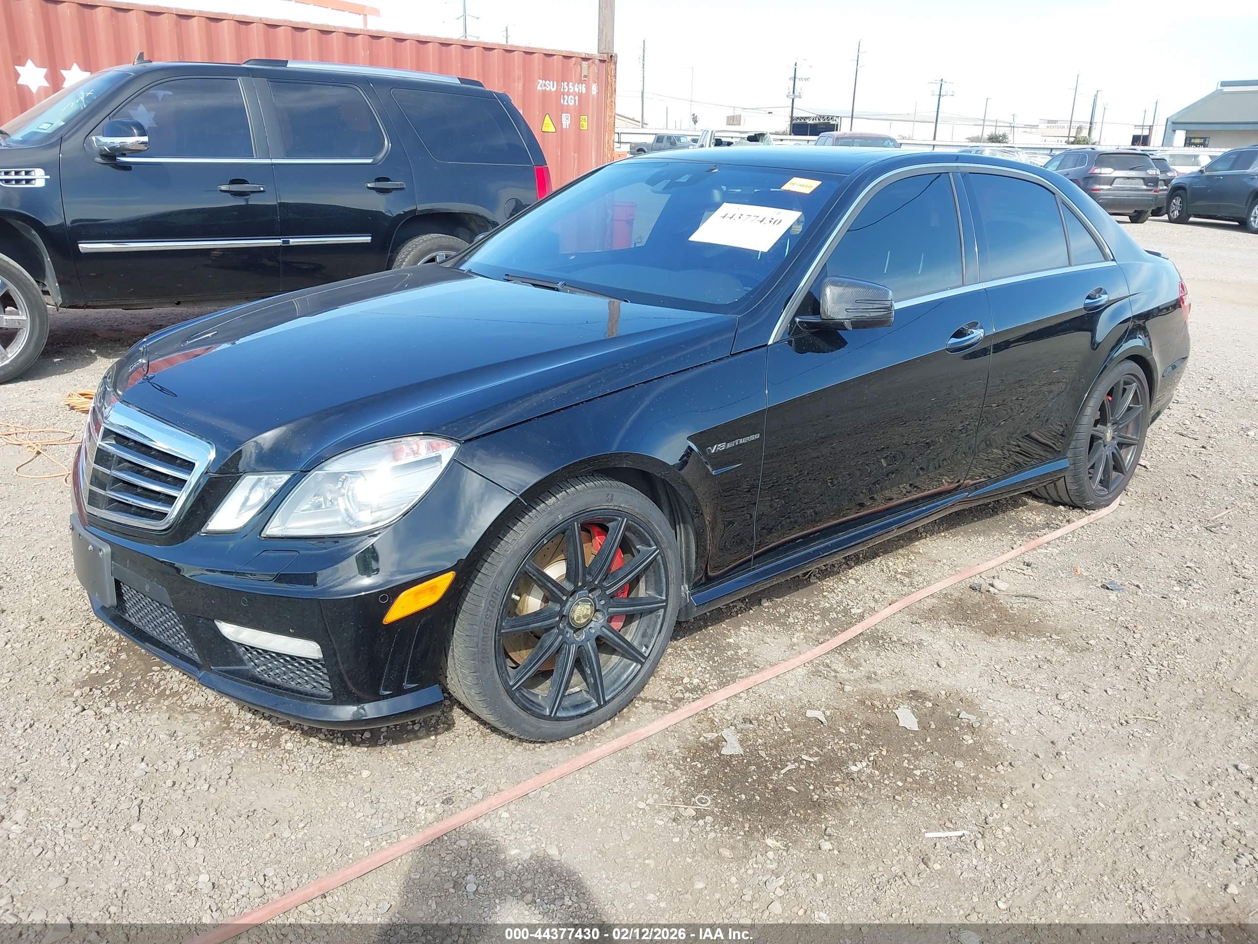 MERCEDES-BENZ E image 2
