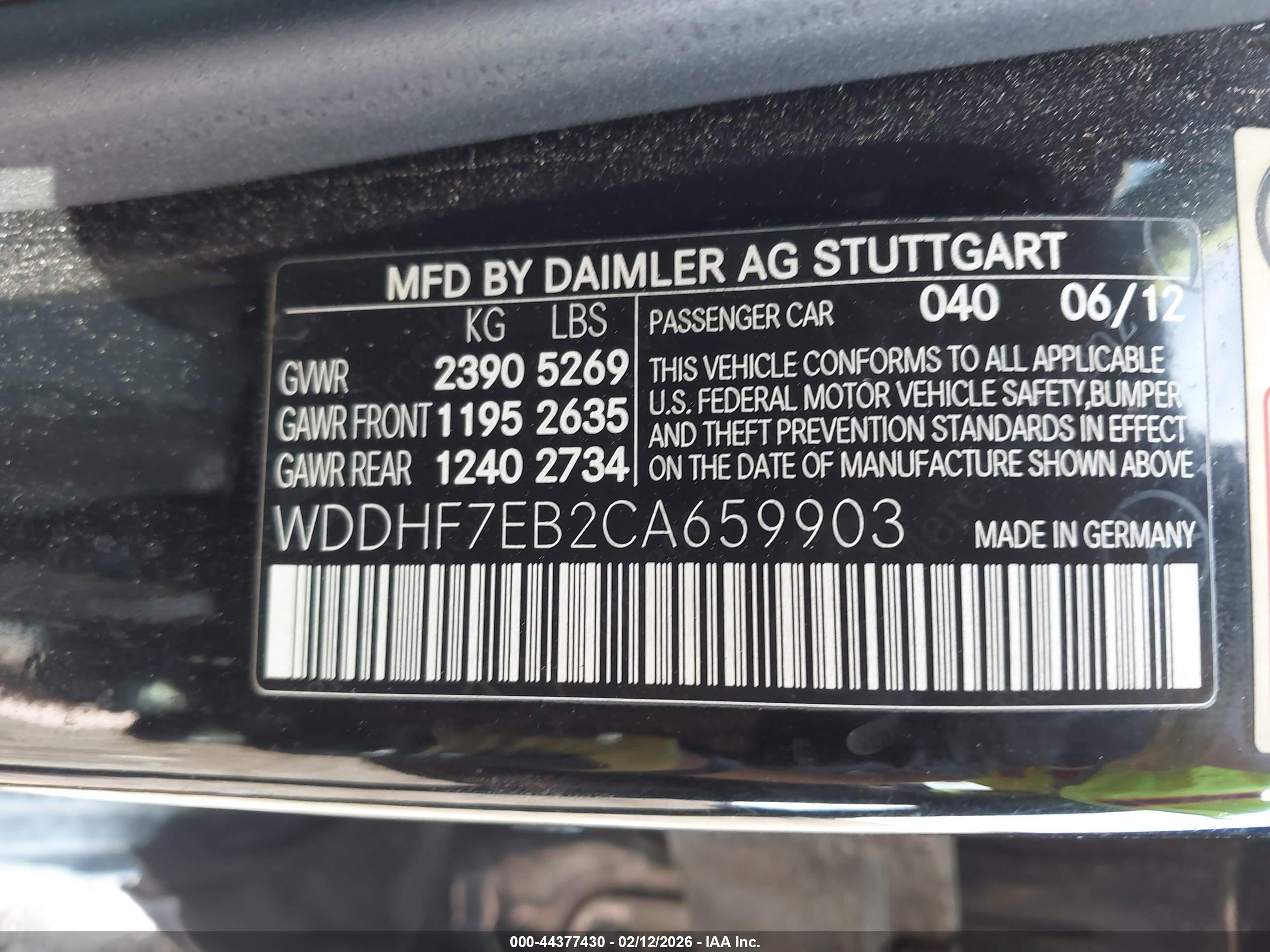 MERCEDES-BENZ E image 9