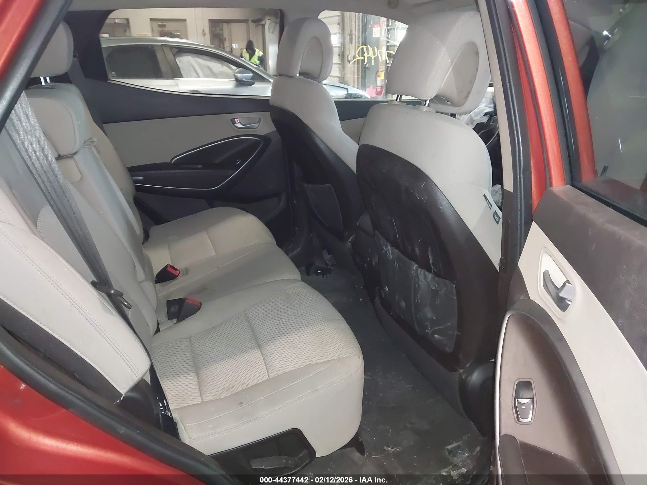HYUNDAI SANTA image 8