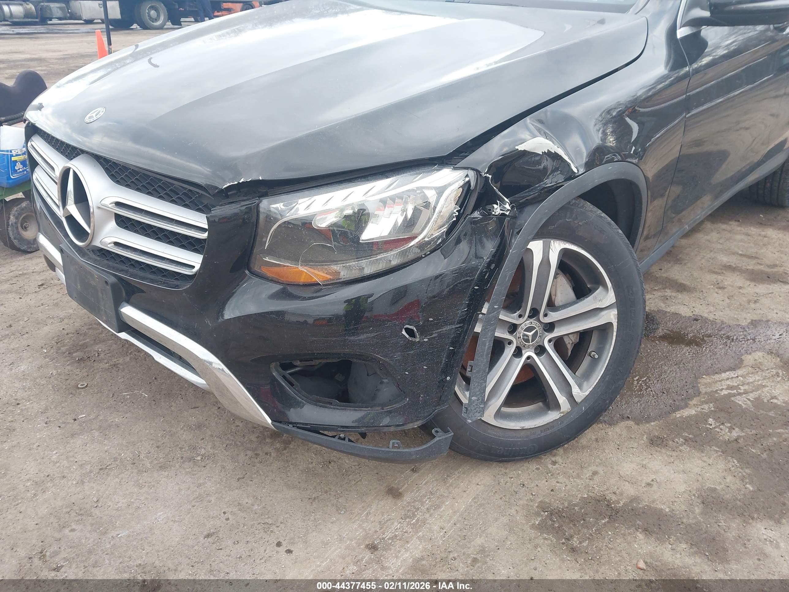 MERCEDES-BENZ GLC image 6