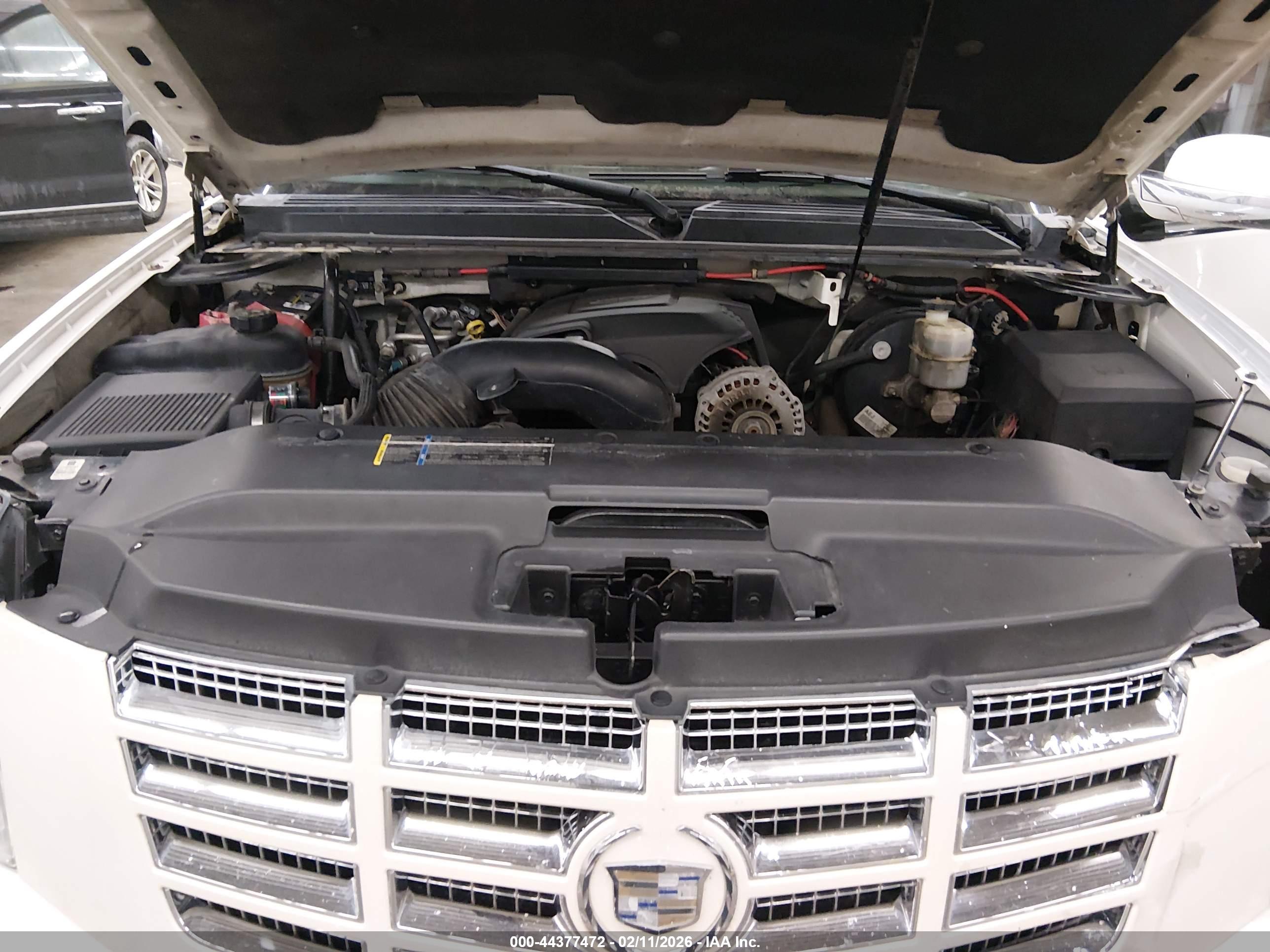 CADILLAC ESCALADE image 10