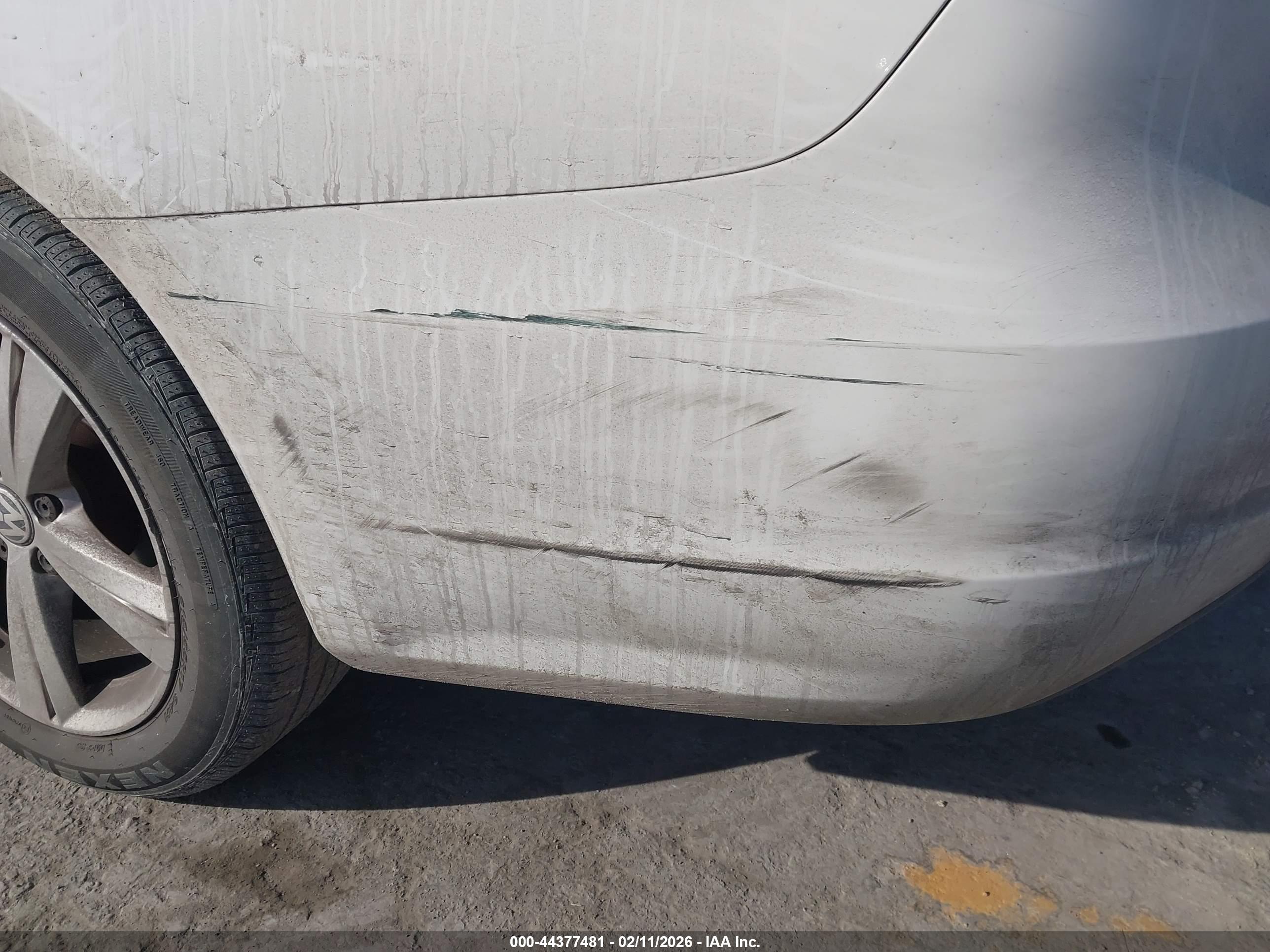 VOLKSWAGEN PASSAT image 6