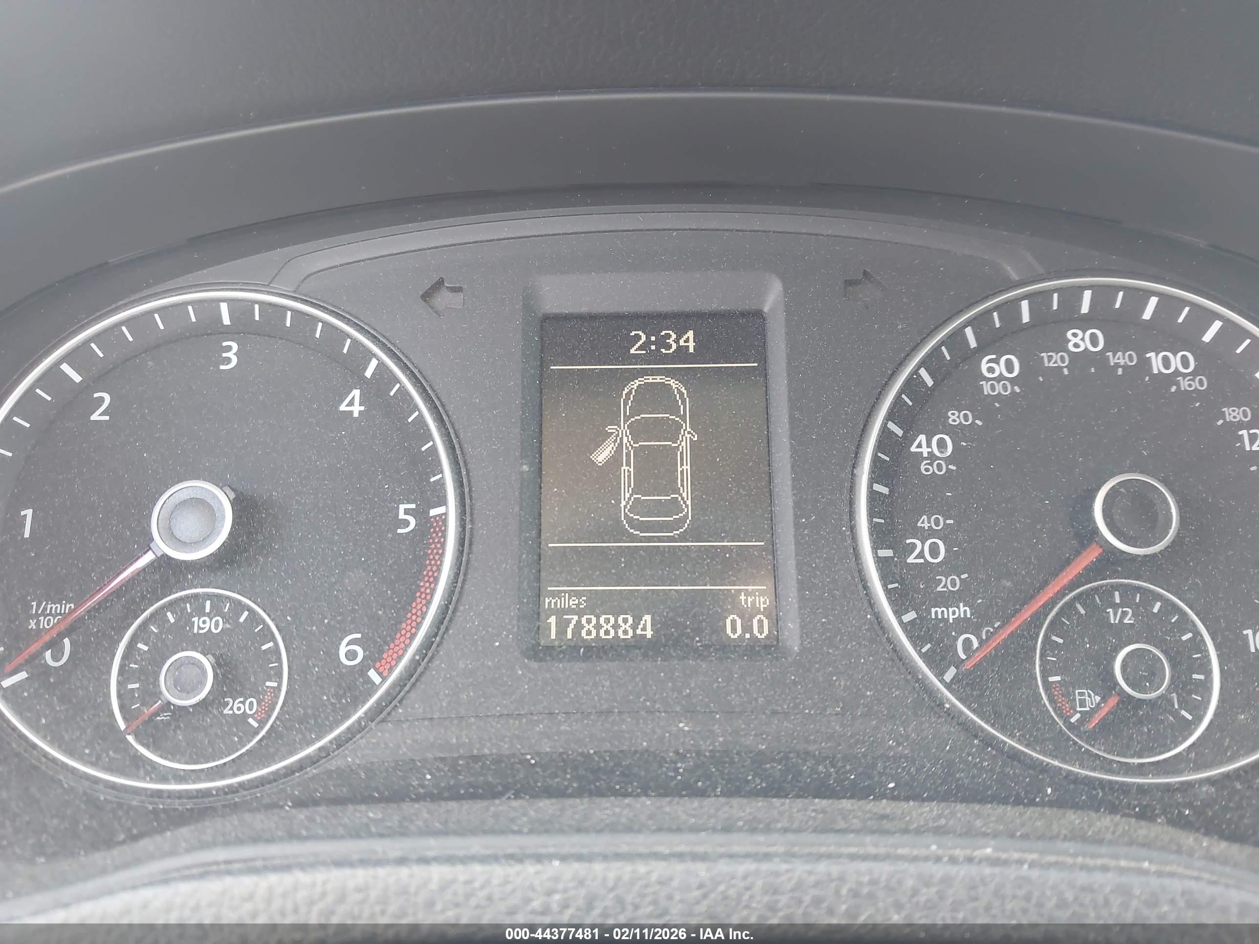 VOLKSWAGEN PASSAT image 7
