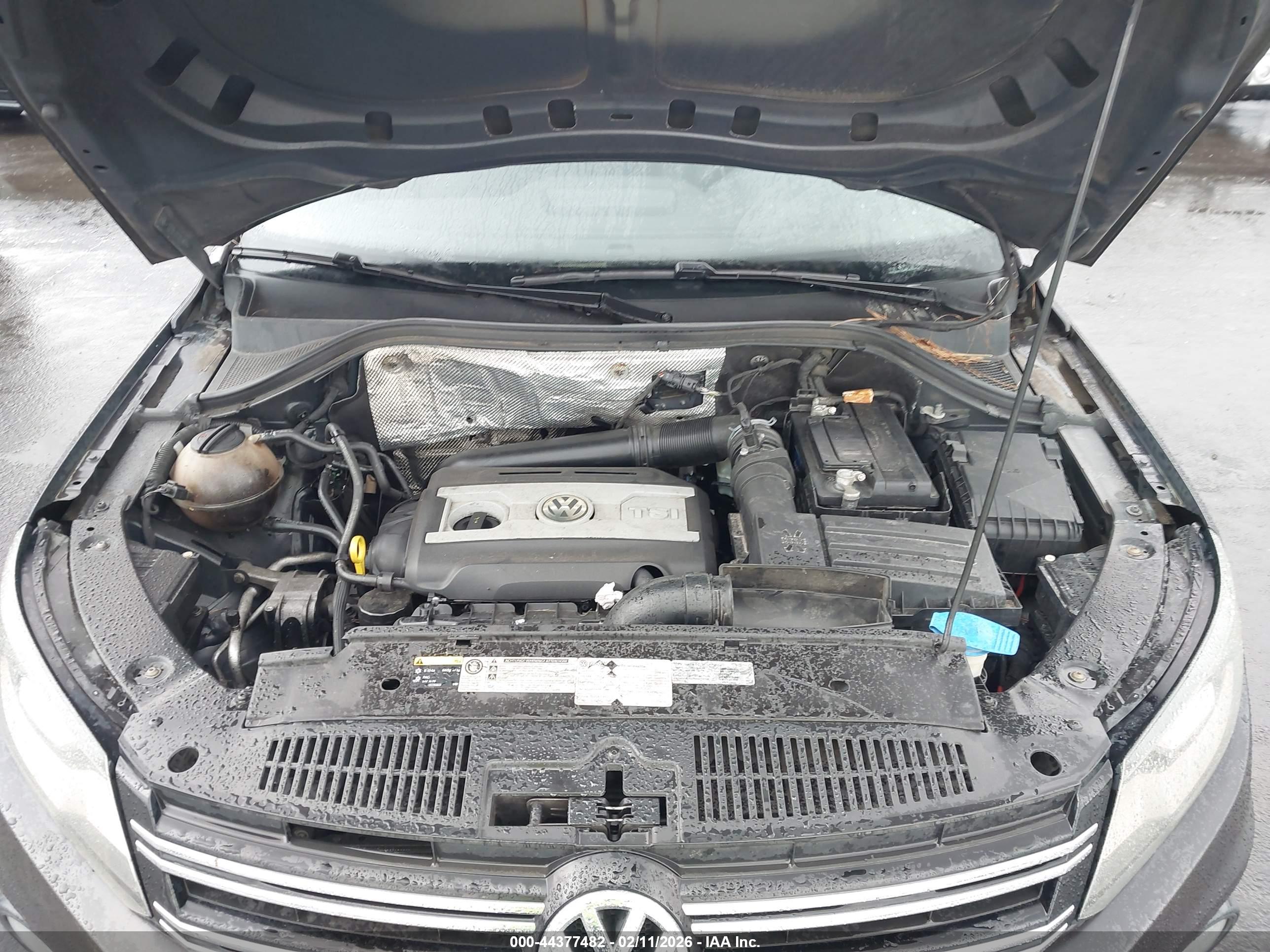 VOLKSWAGEN TIGUAN image 10