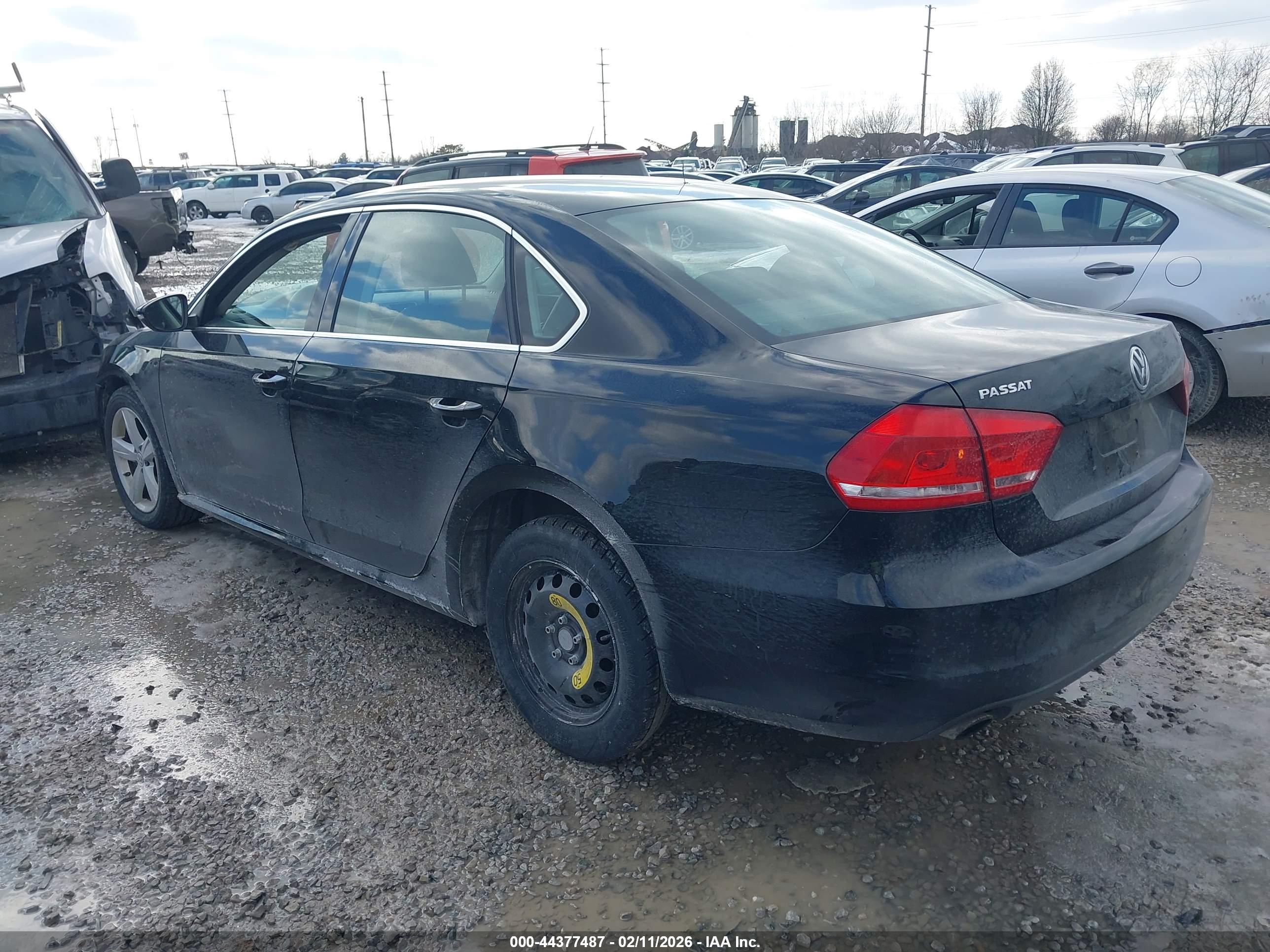 VOLKSWAGEN PASSAT image 3