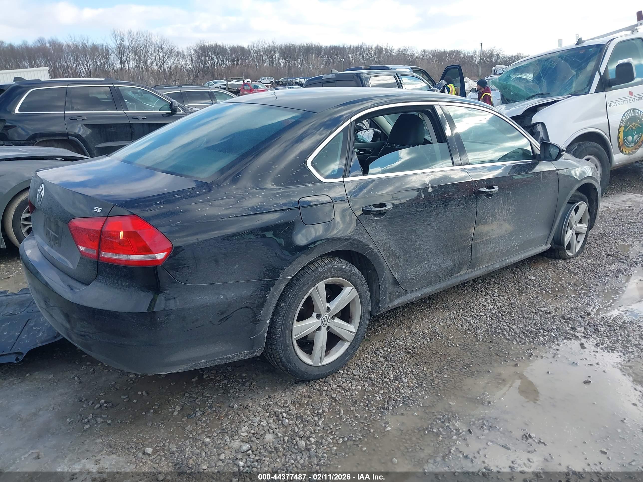 VOLKSWAGEN PASSAT image 4