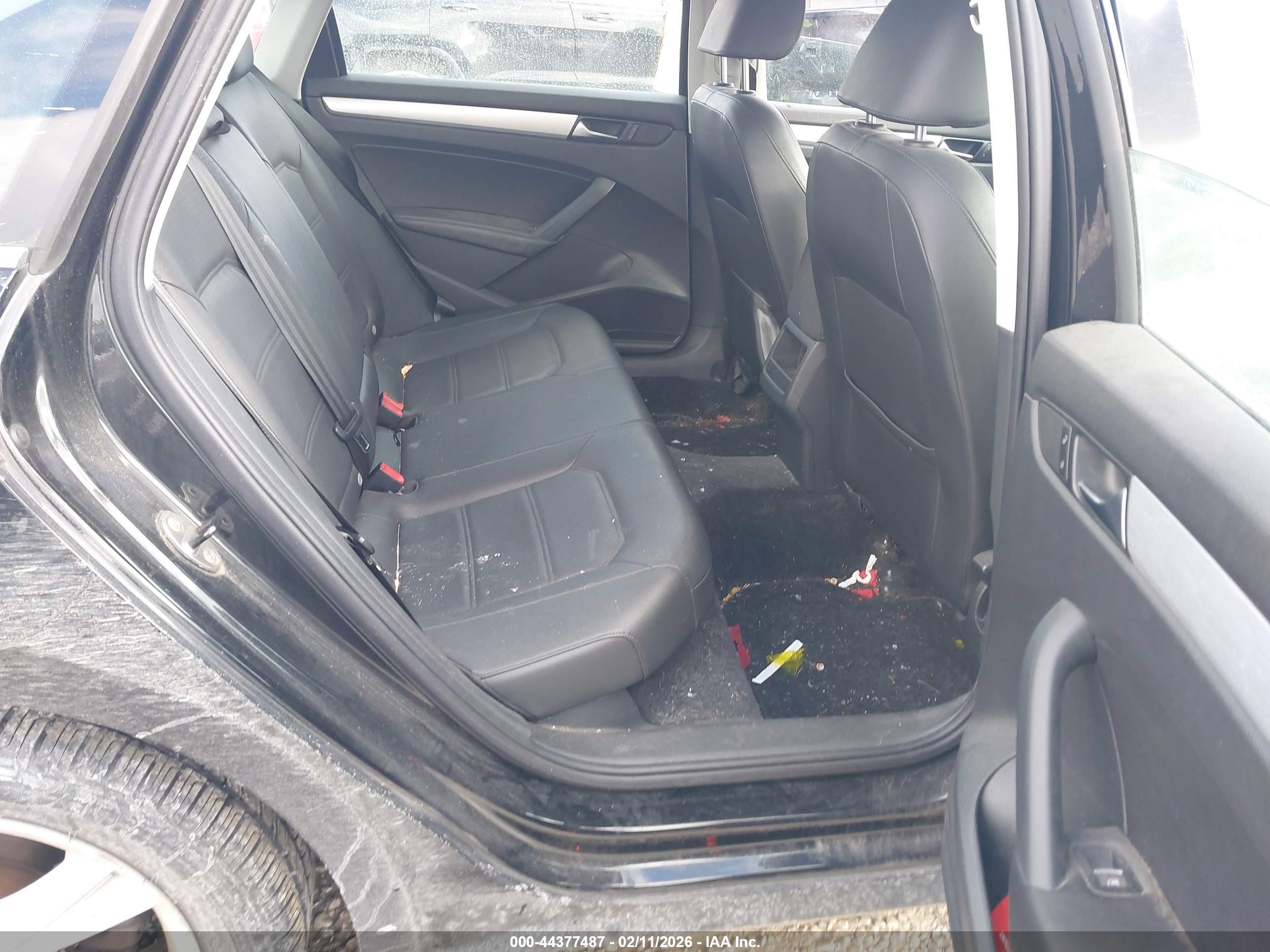 VOLKSWAGEN PASSAT image 8
