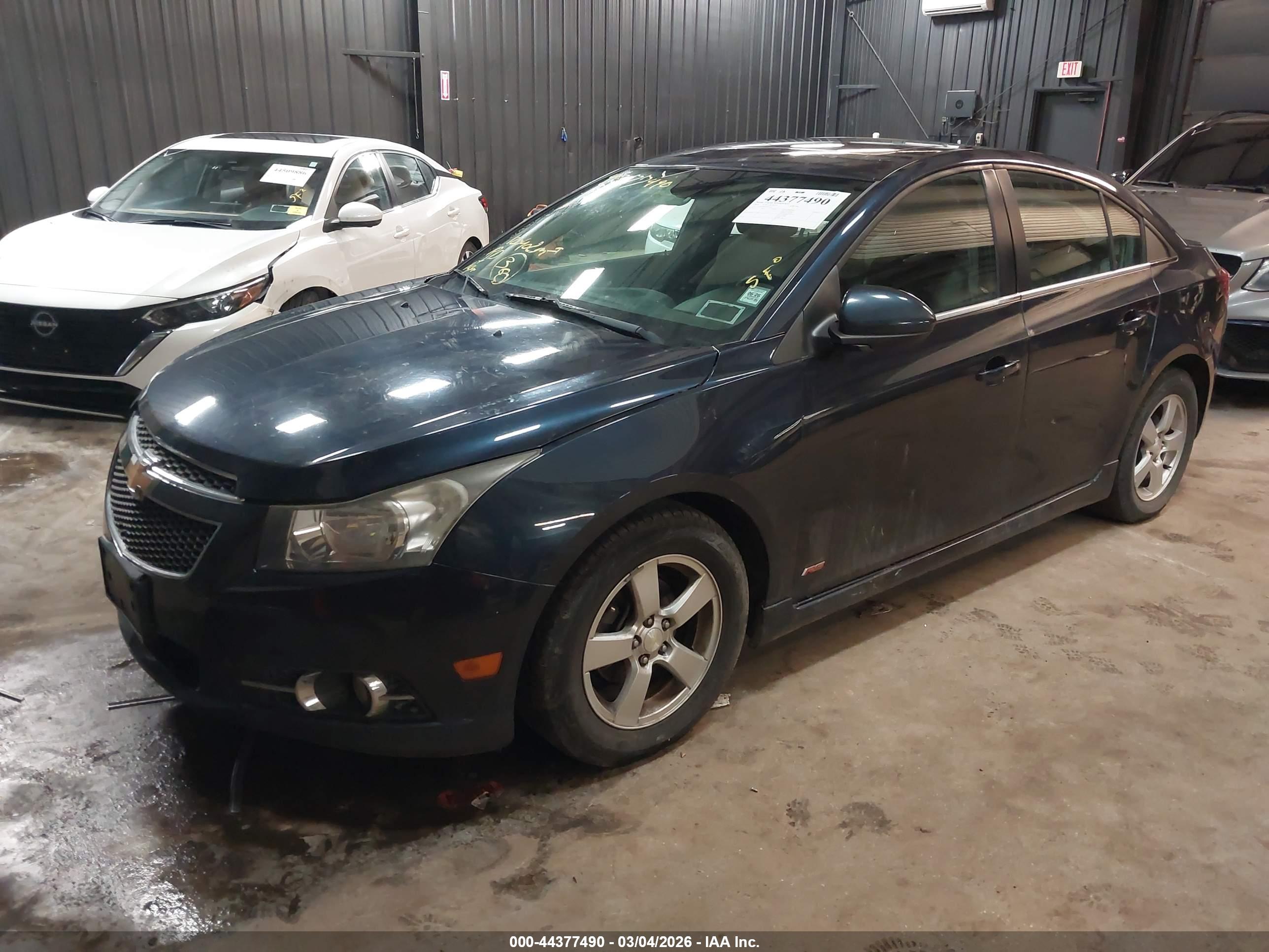 CHEVROLET CRUZE image 2