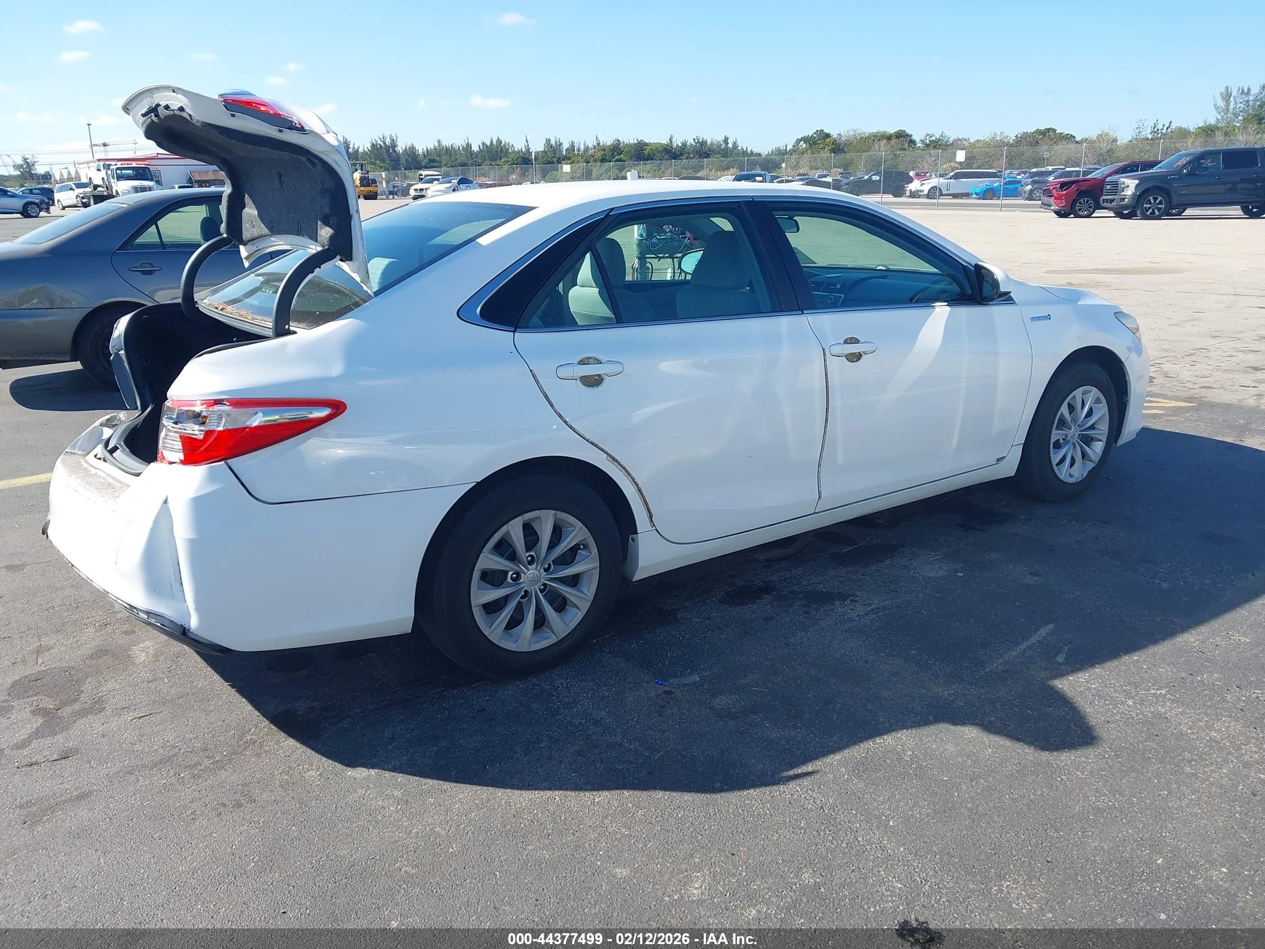 TOYOTA CAMRY image 4