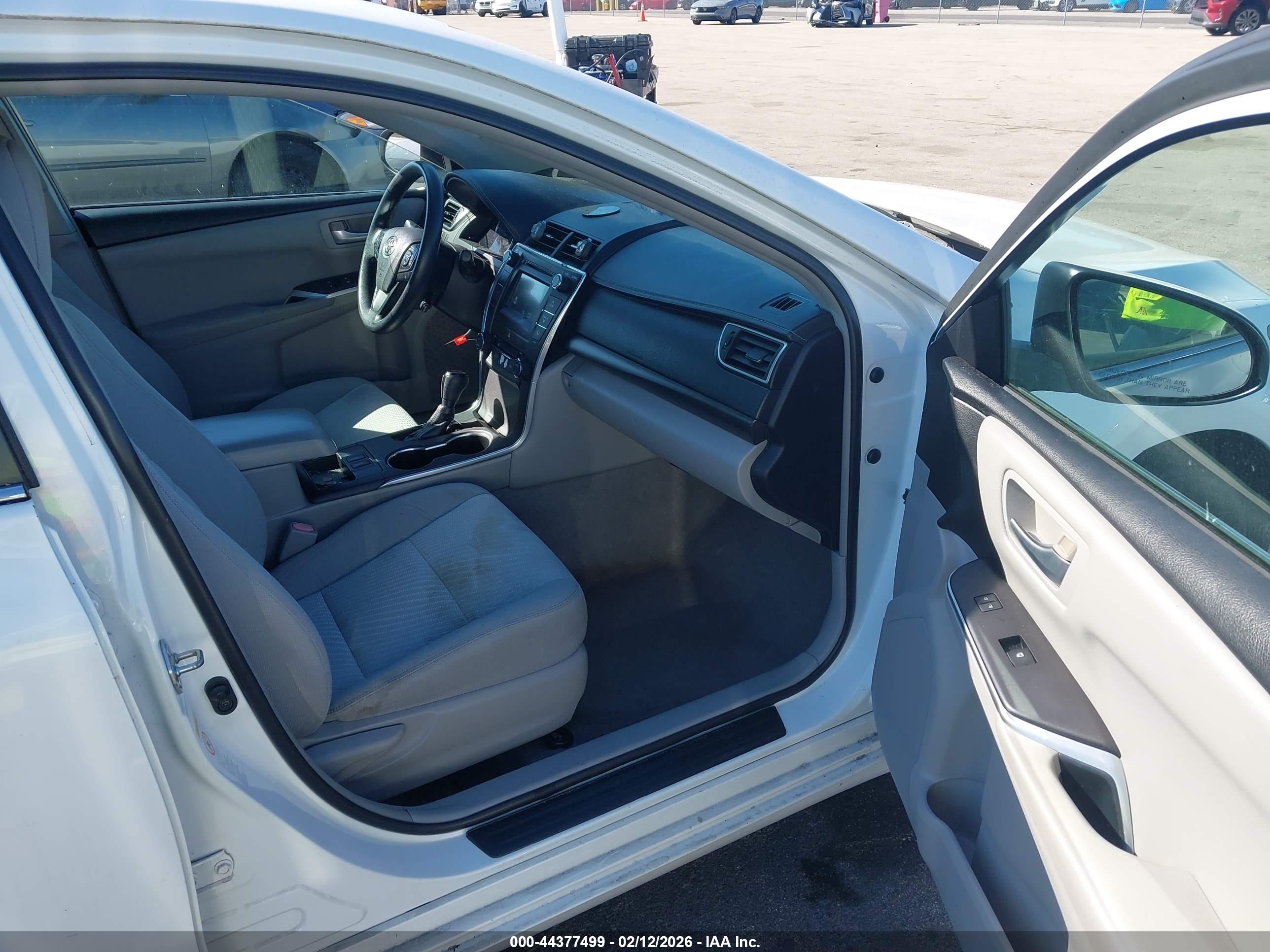 TOYOTA CAMRY image 5