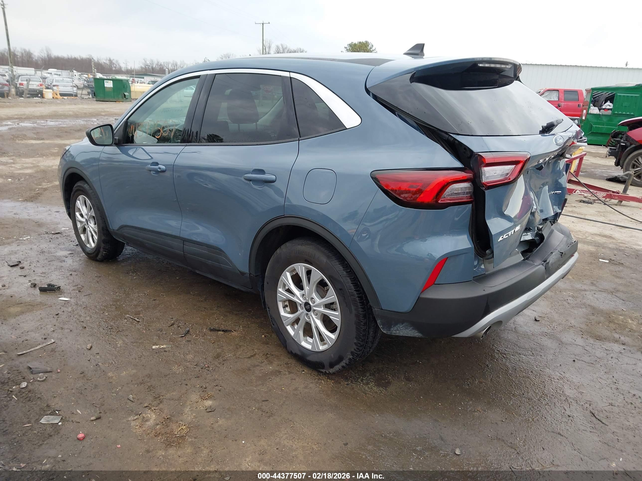 FORD ESCAPE image 3