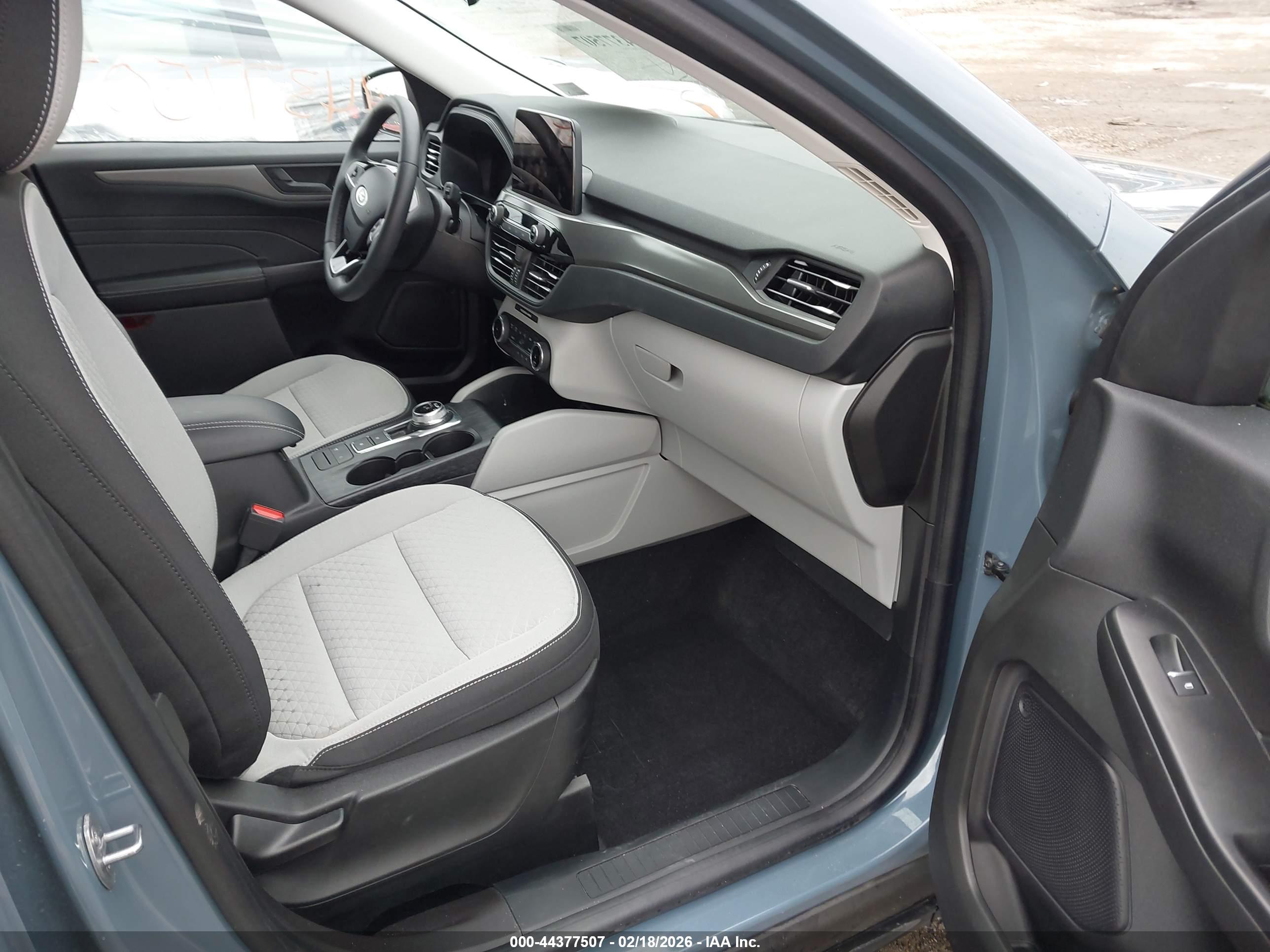 FORD ESCAPE image 5