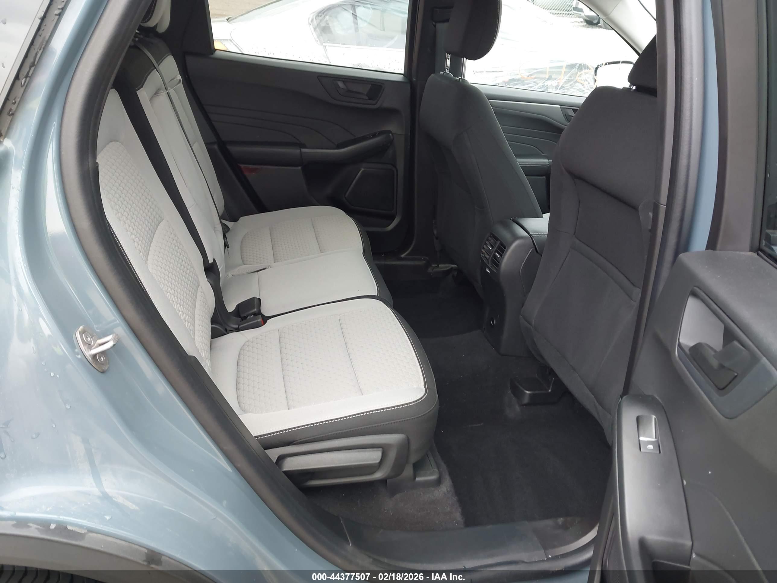 FORD ESCAPE image 8