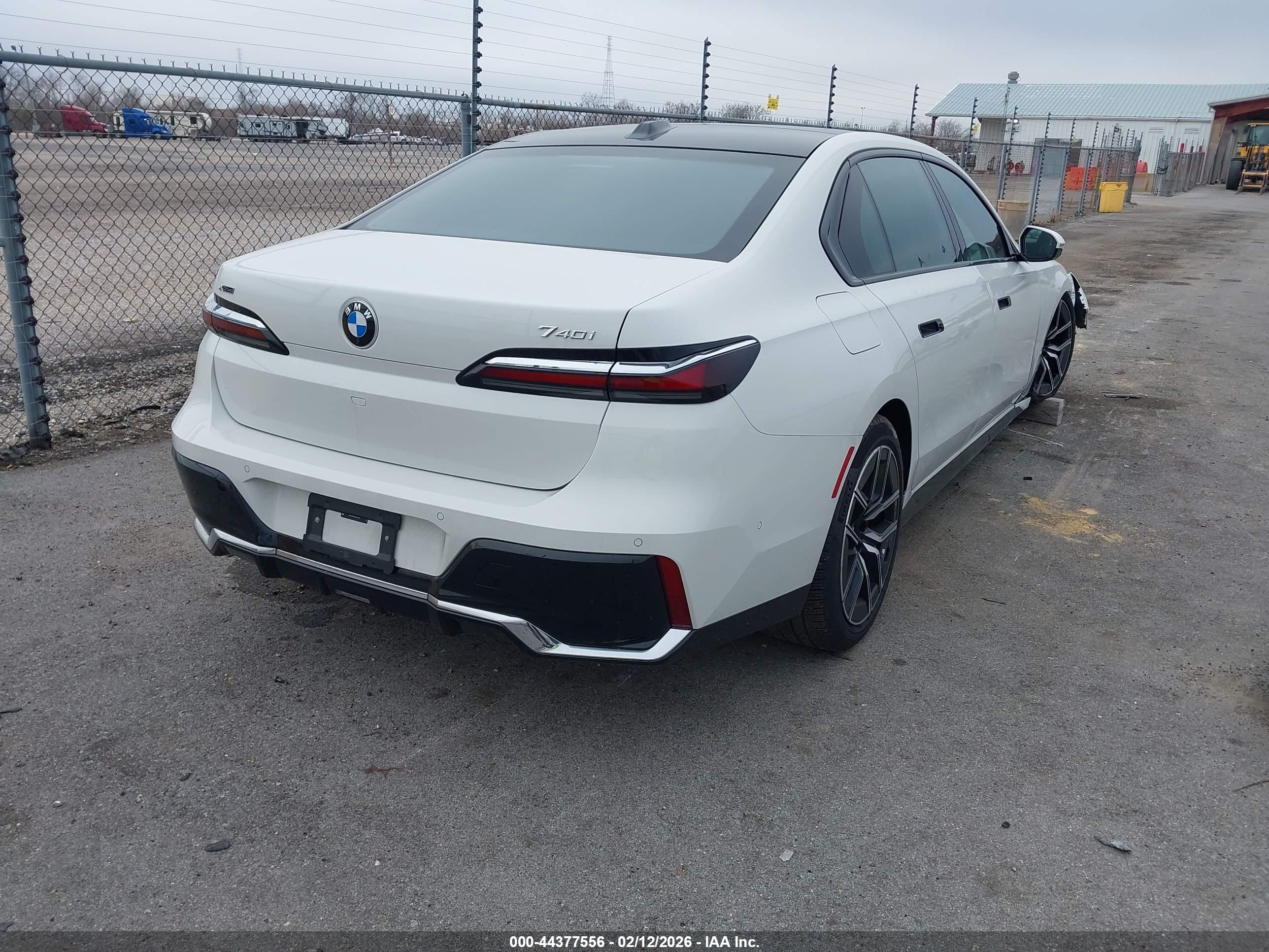 BMW 740I image 4