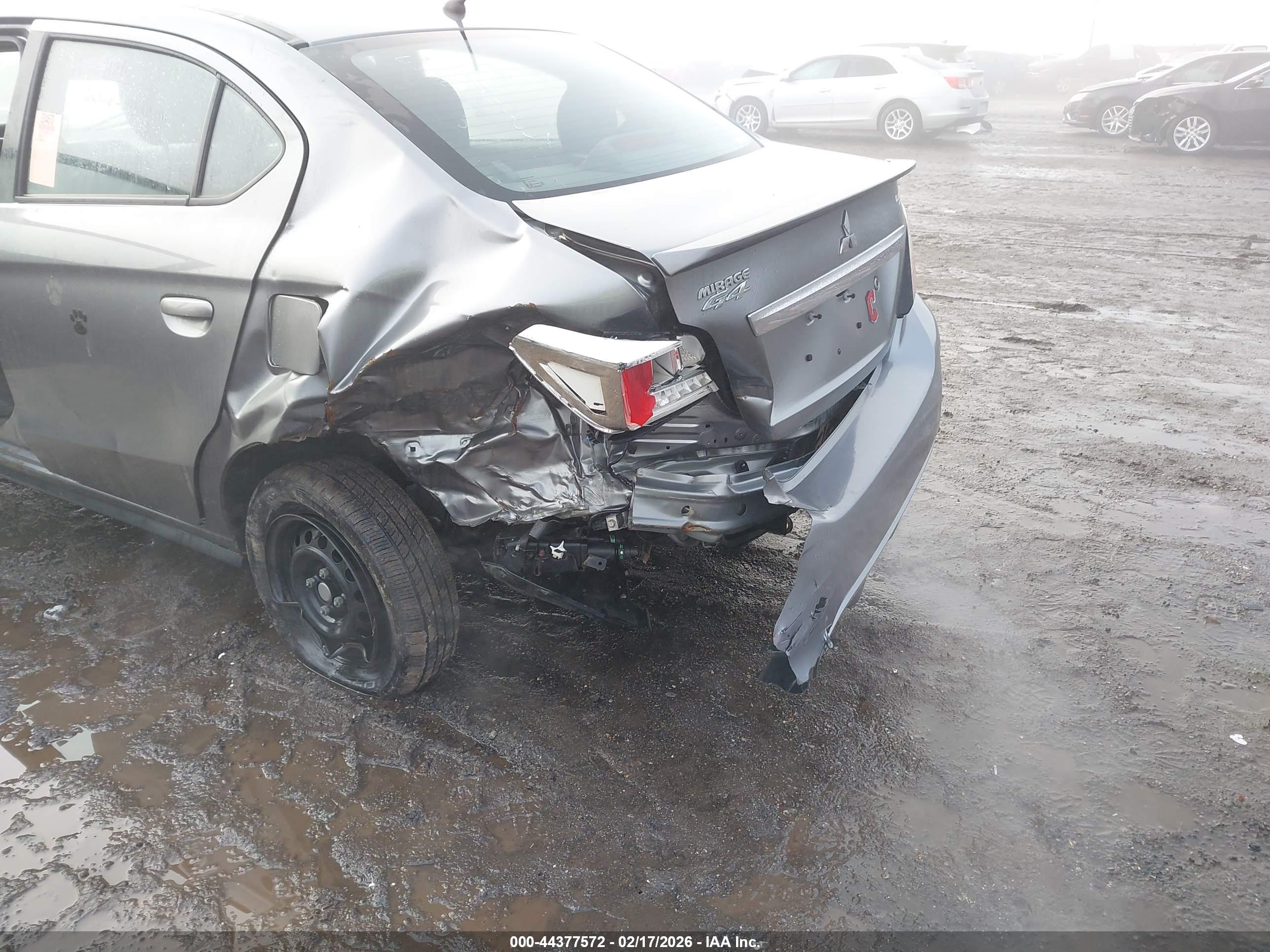 MITSUBISHI MIRAGE image 6