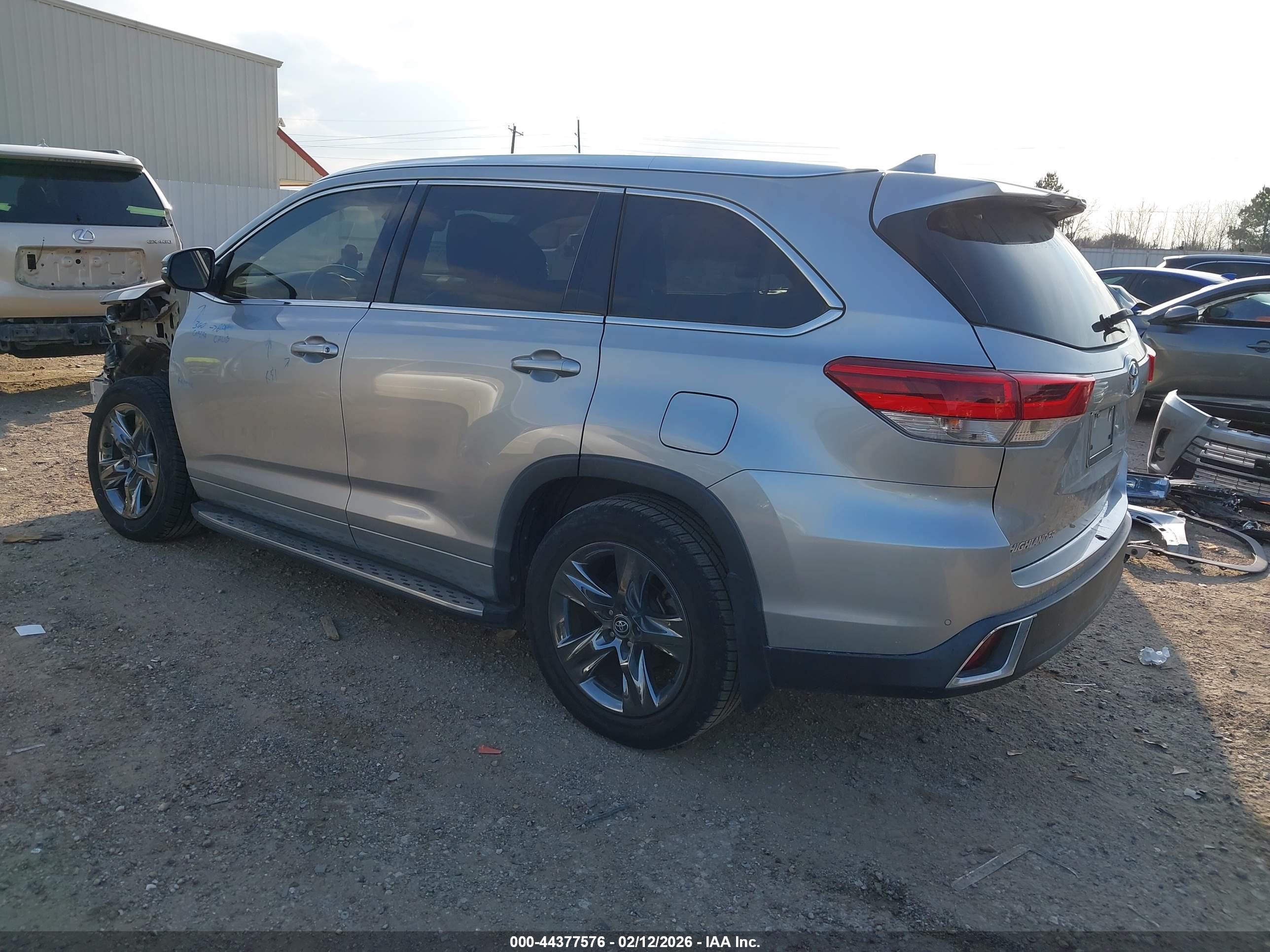 TOYOTA HIGHLANDER image 3