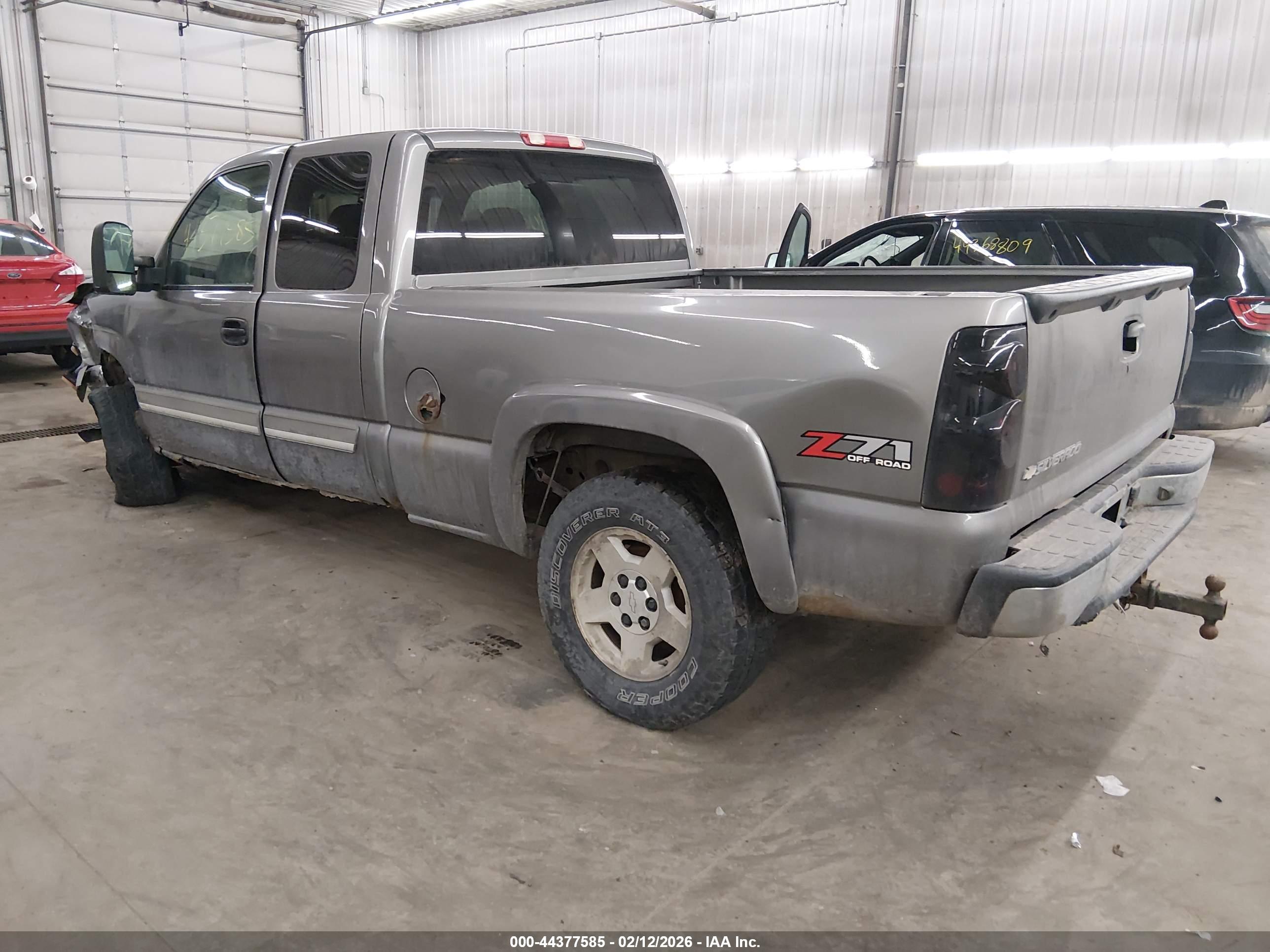 CHEVROLET SILVERADO image 3