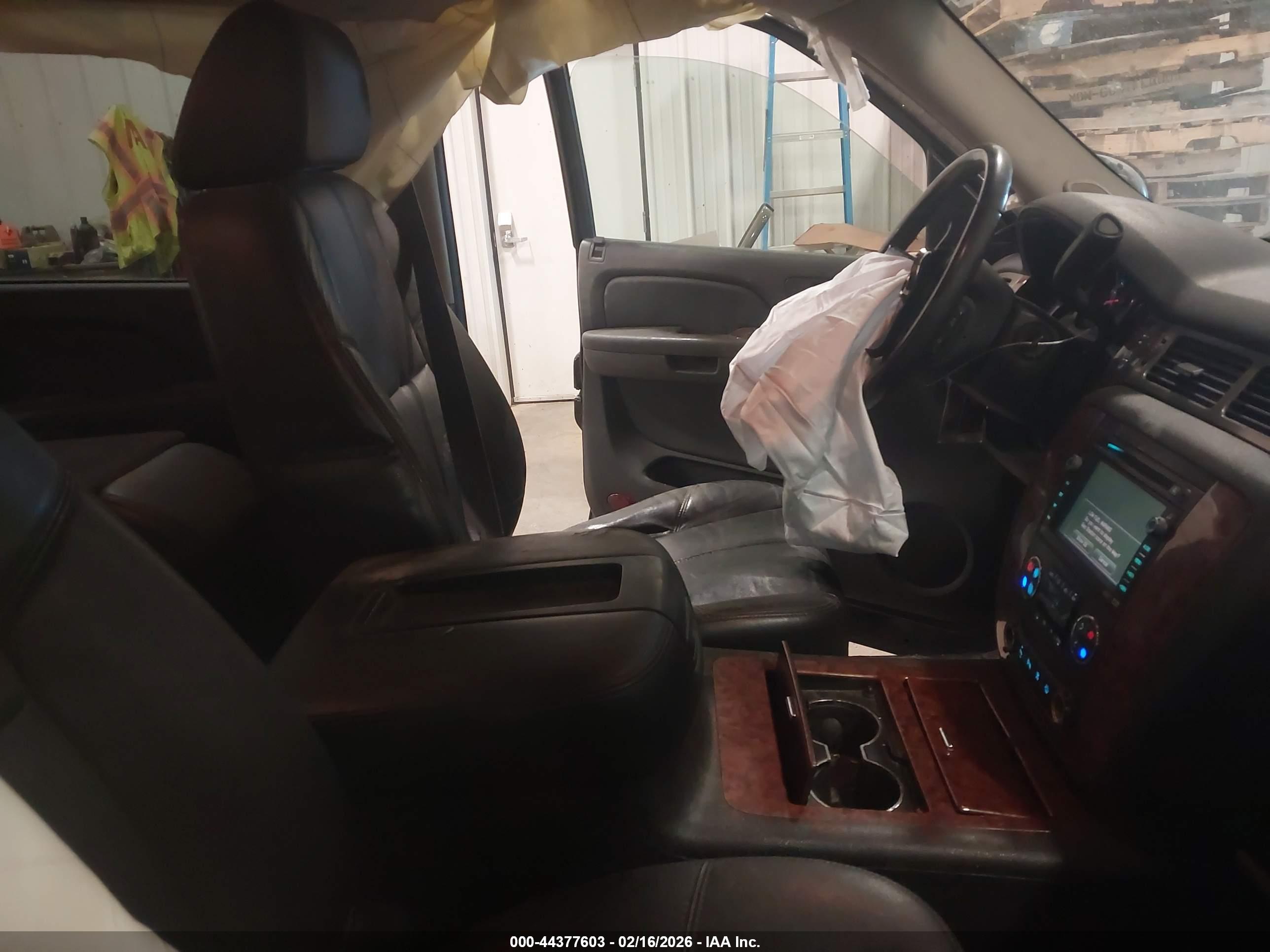 CHEVROLET TAHOE image 5